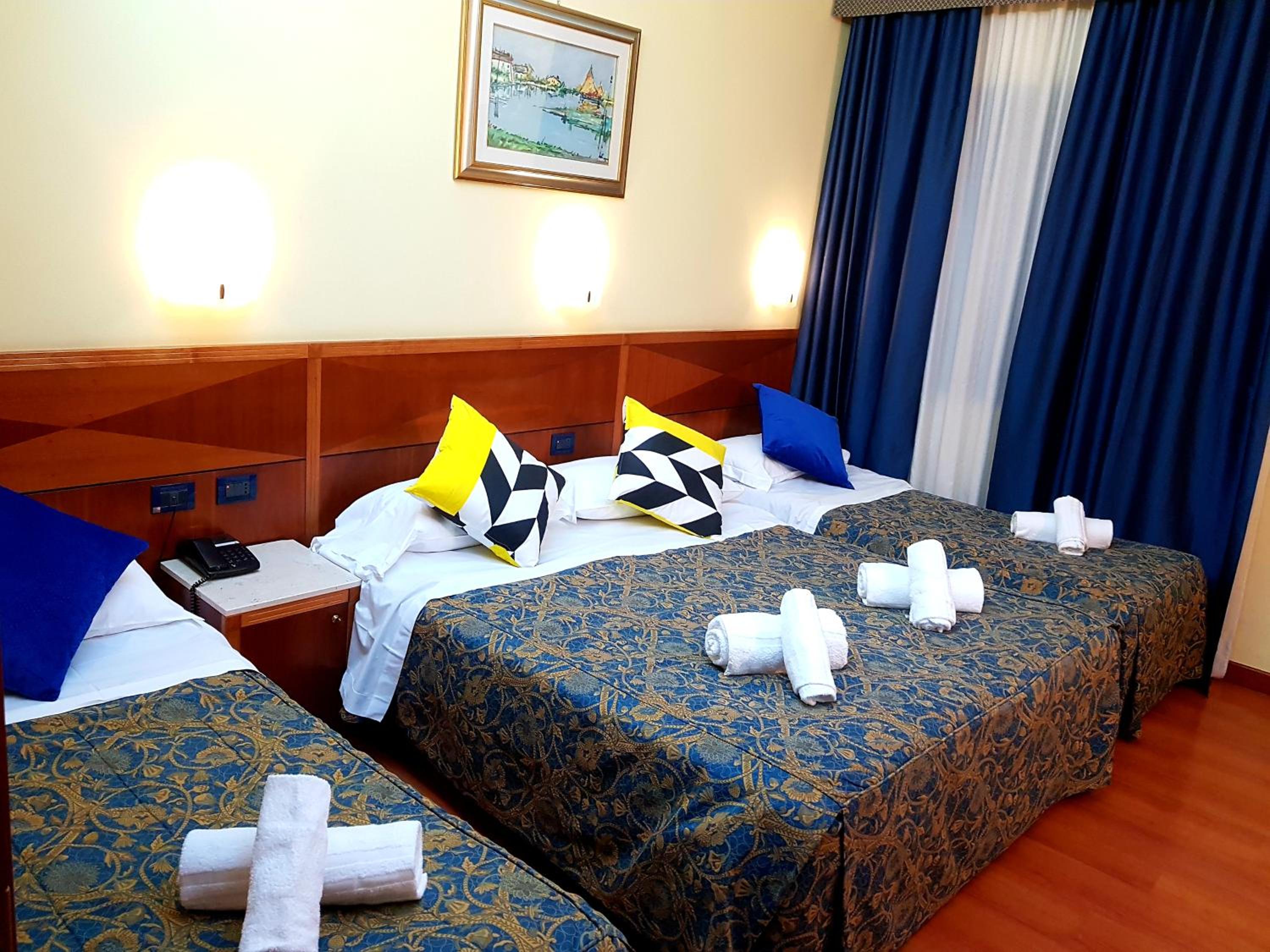 Quadruple Room - Photo 1