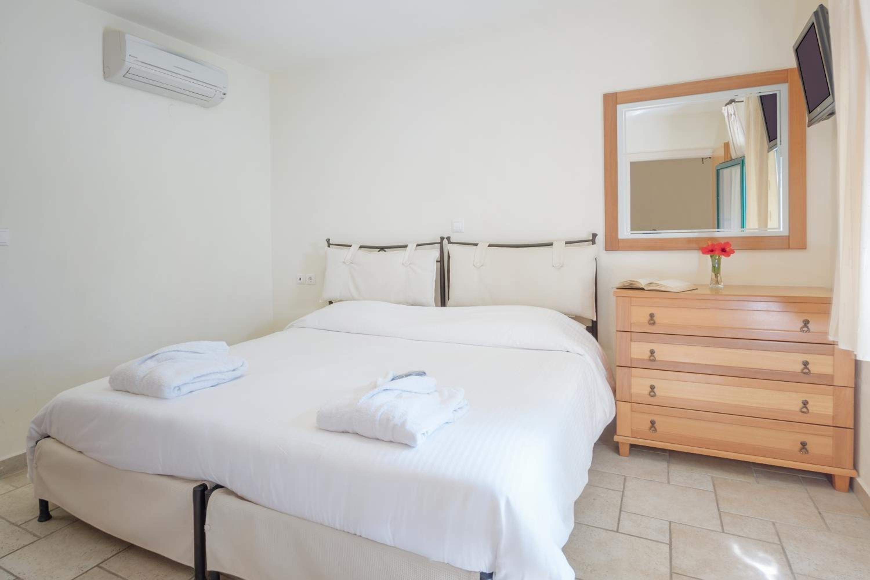 Three-Bedroom Villa with Private Pool thumbnail 5
