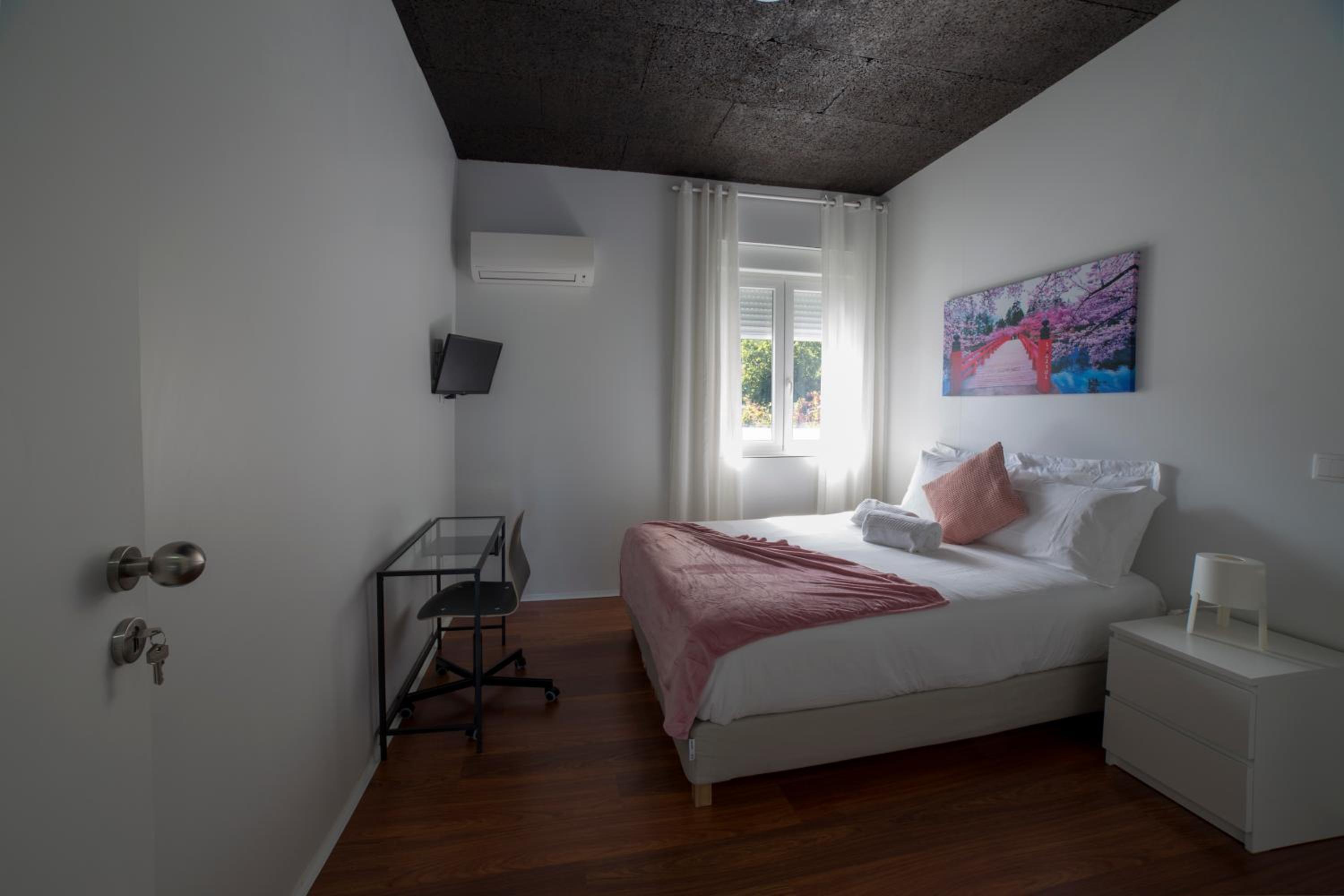 Double Room with Private Bathroom - Photo 6