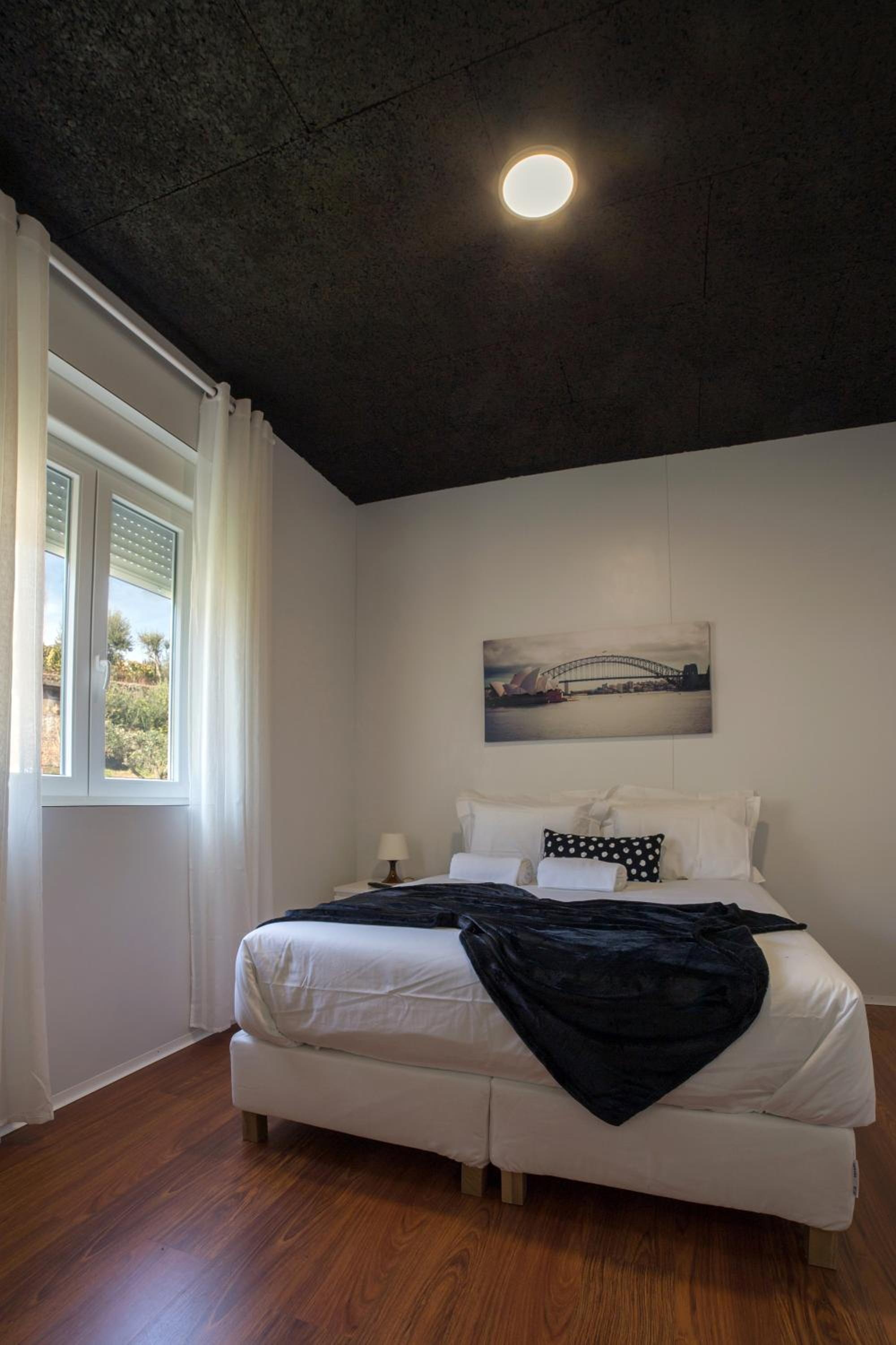 Double Room with Private Bathroom - Photo 4