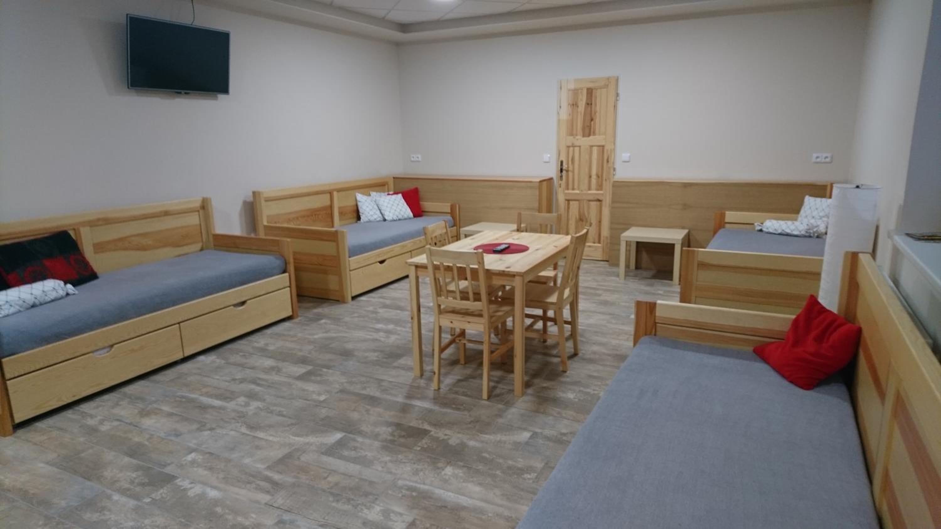 Studio Apartment - Photo 1