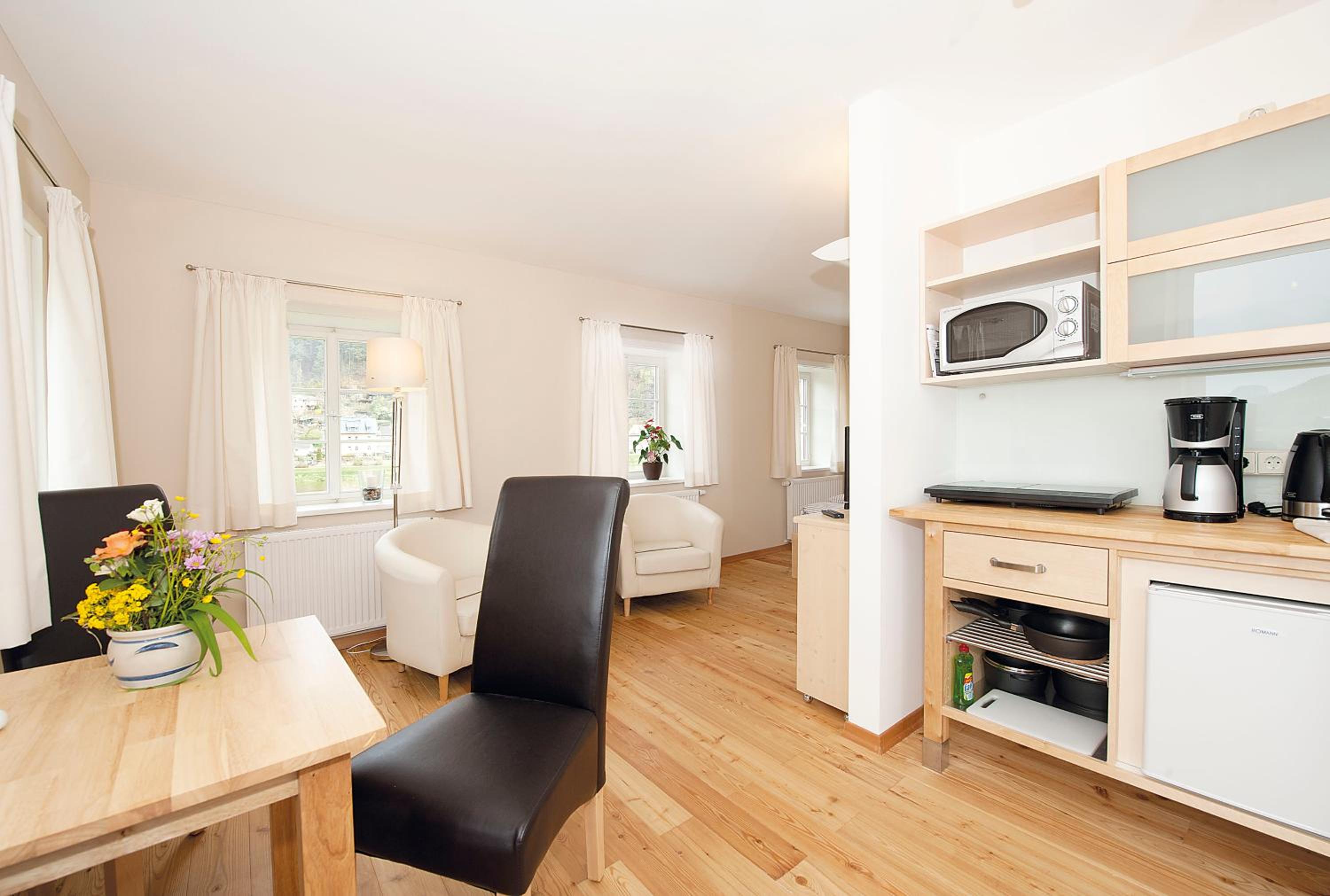 Apartment with Terrace photo 3