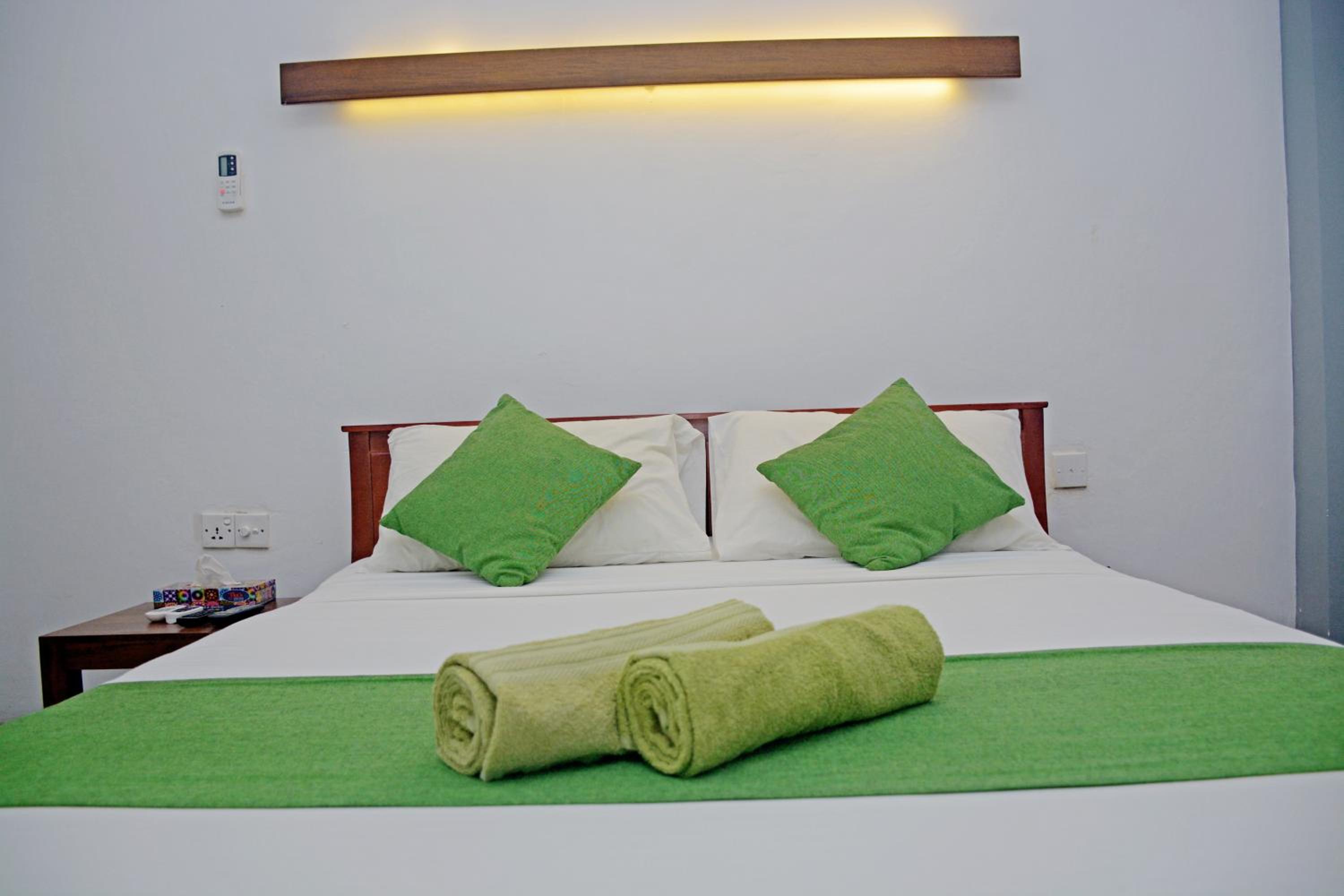 Standard Double Room with Airport Pickup / Drop photo 3