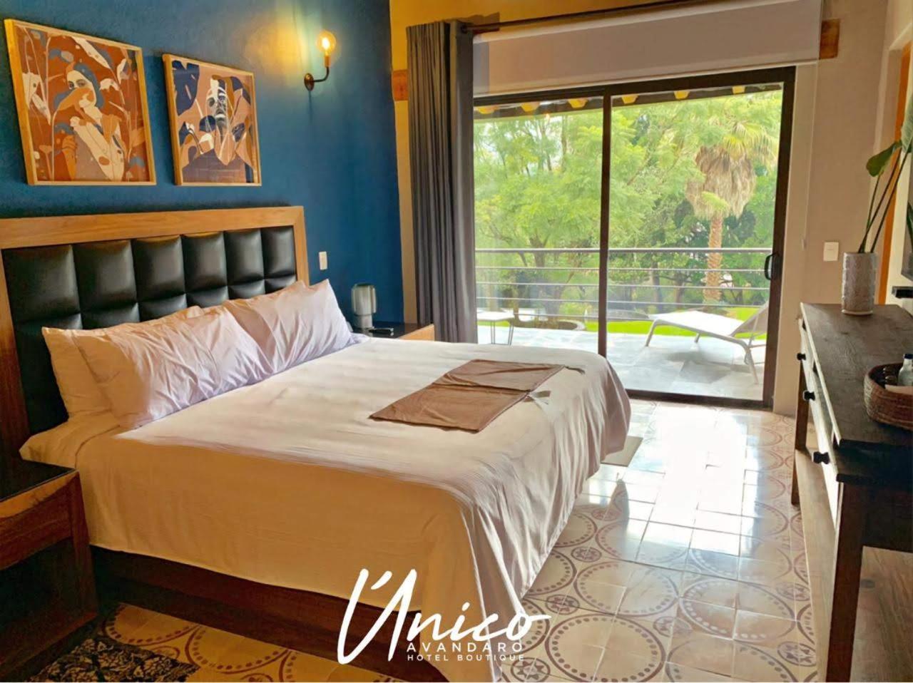 Deluxe Suite - Photo 13