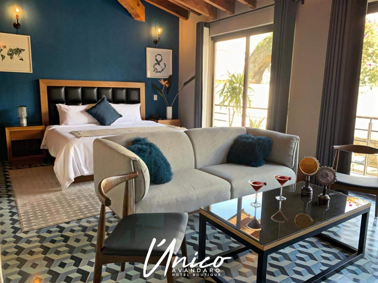 Deluxe Suite - Photo 9