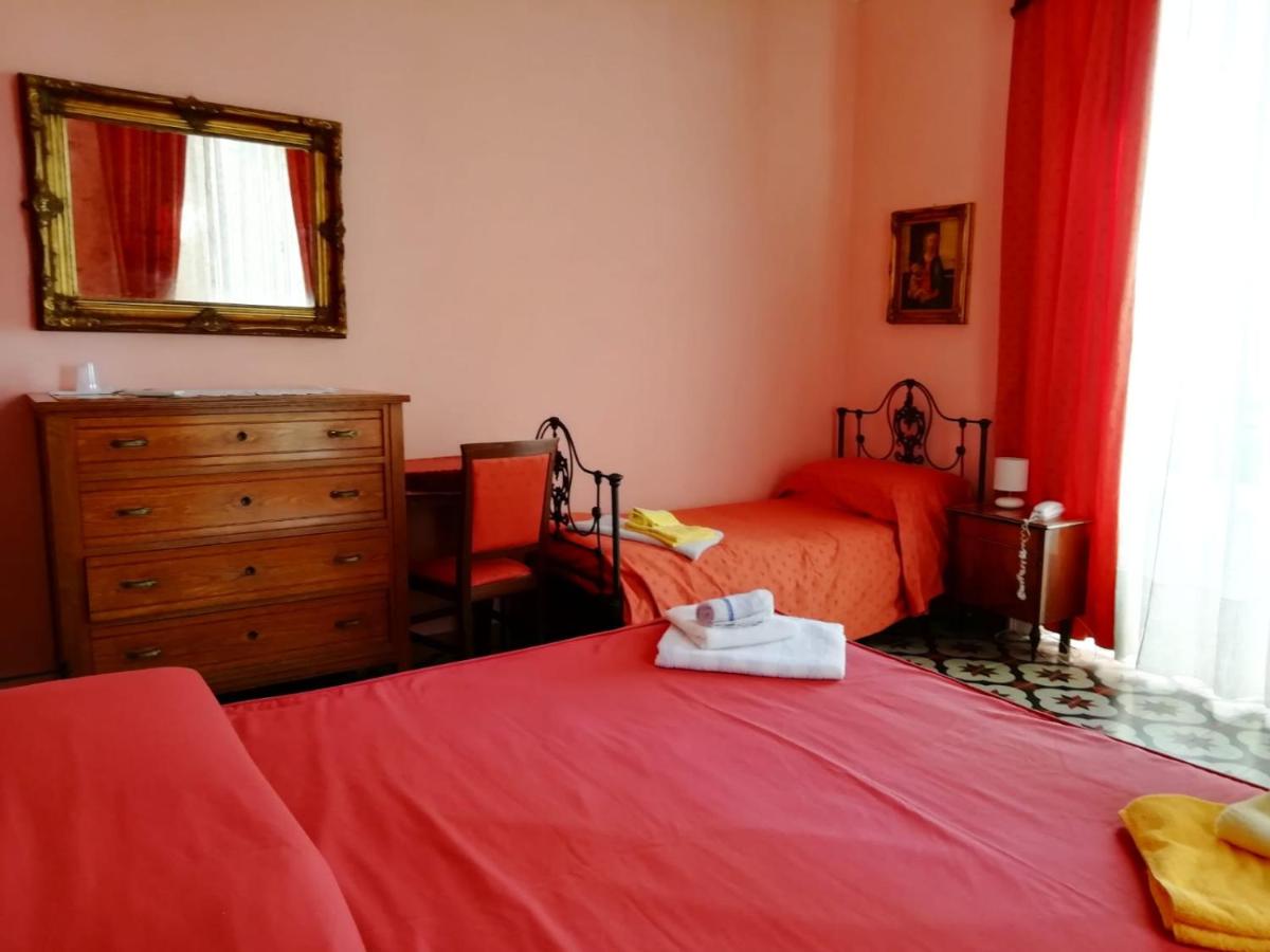 Standard Triple Room with Sea View photo 3