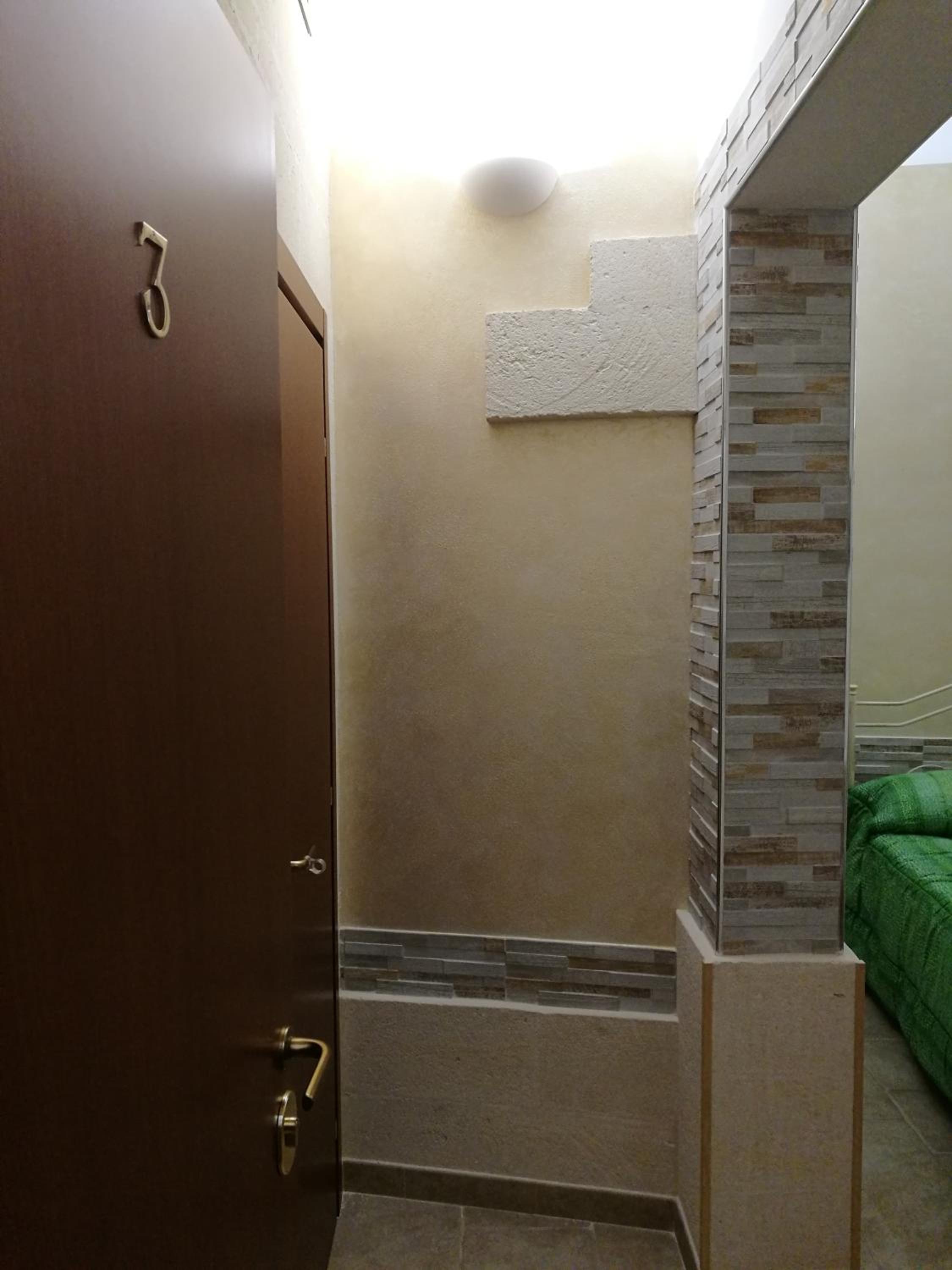 Triple Room with Private Bathroom - Photo 5