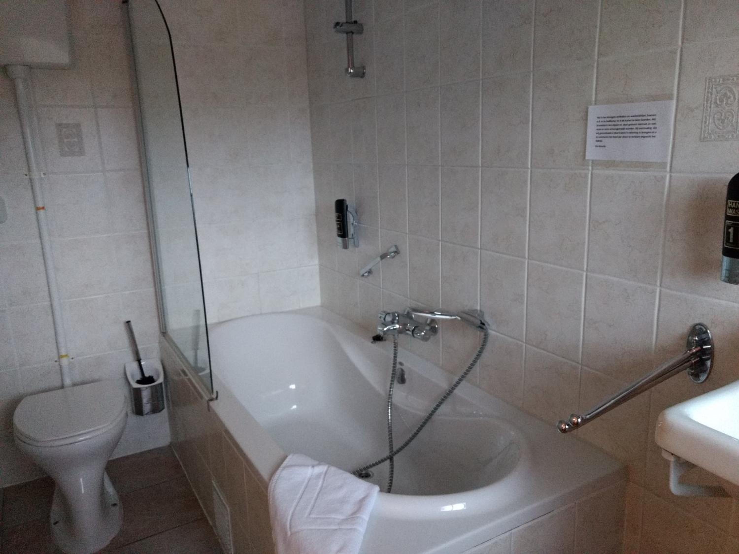 Comfort Room with Bath photo 2