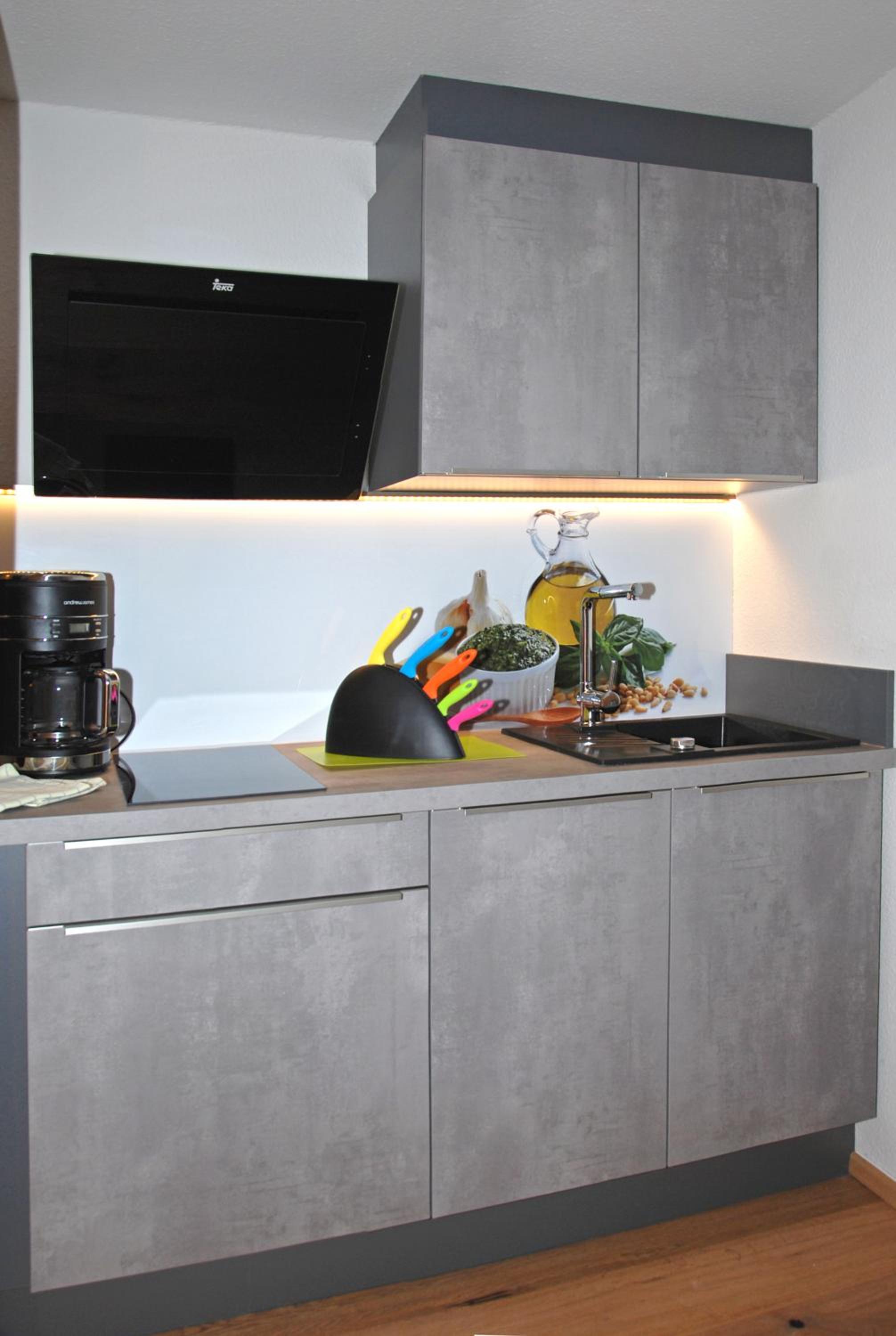 One-Bedroom Apartment photo 3