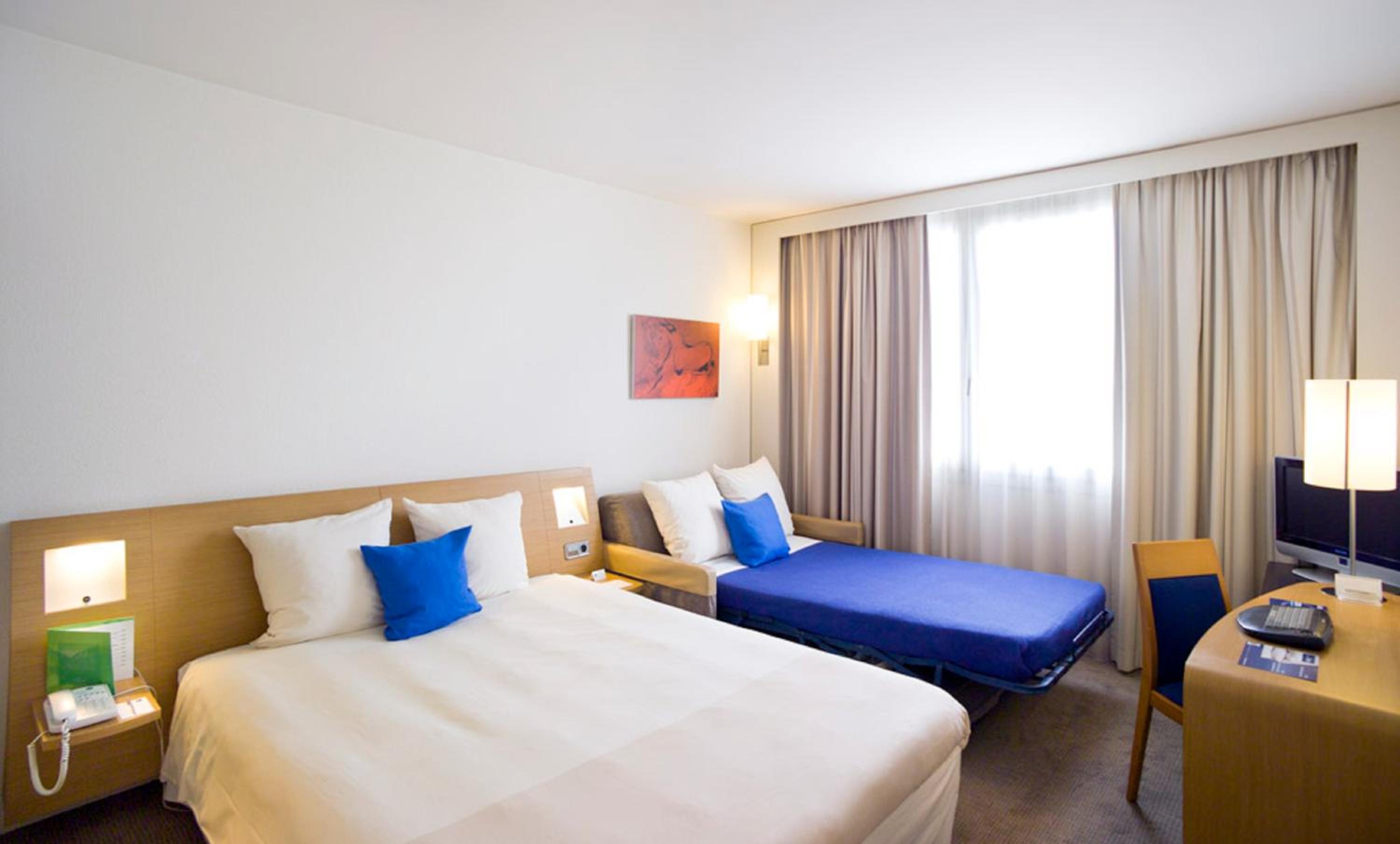 Classic Double Room with Sofa Bed - Photo 9
