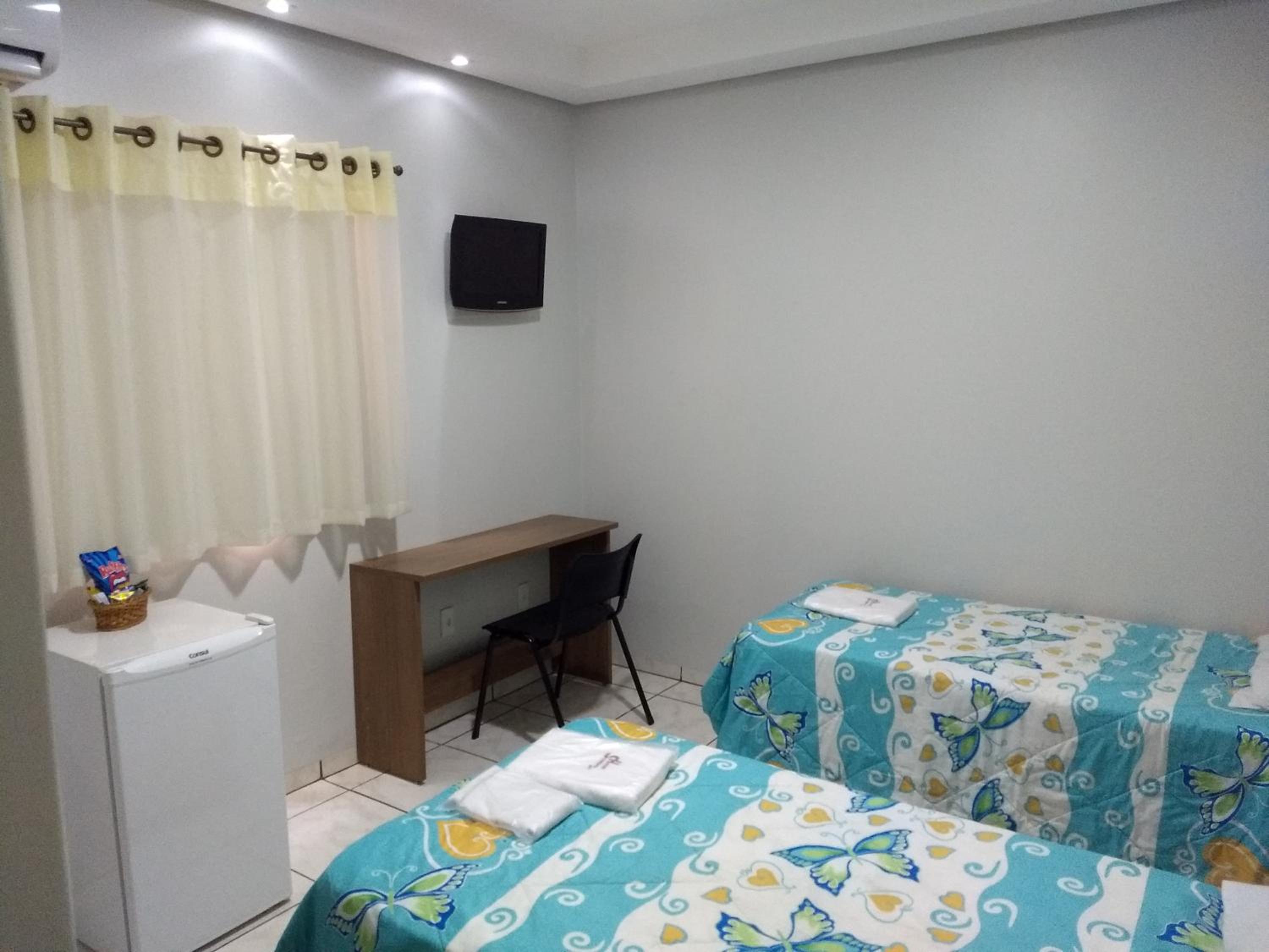 Economy Twin Room - Photo 1