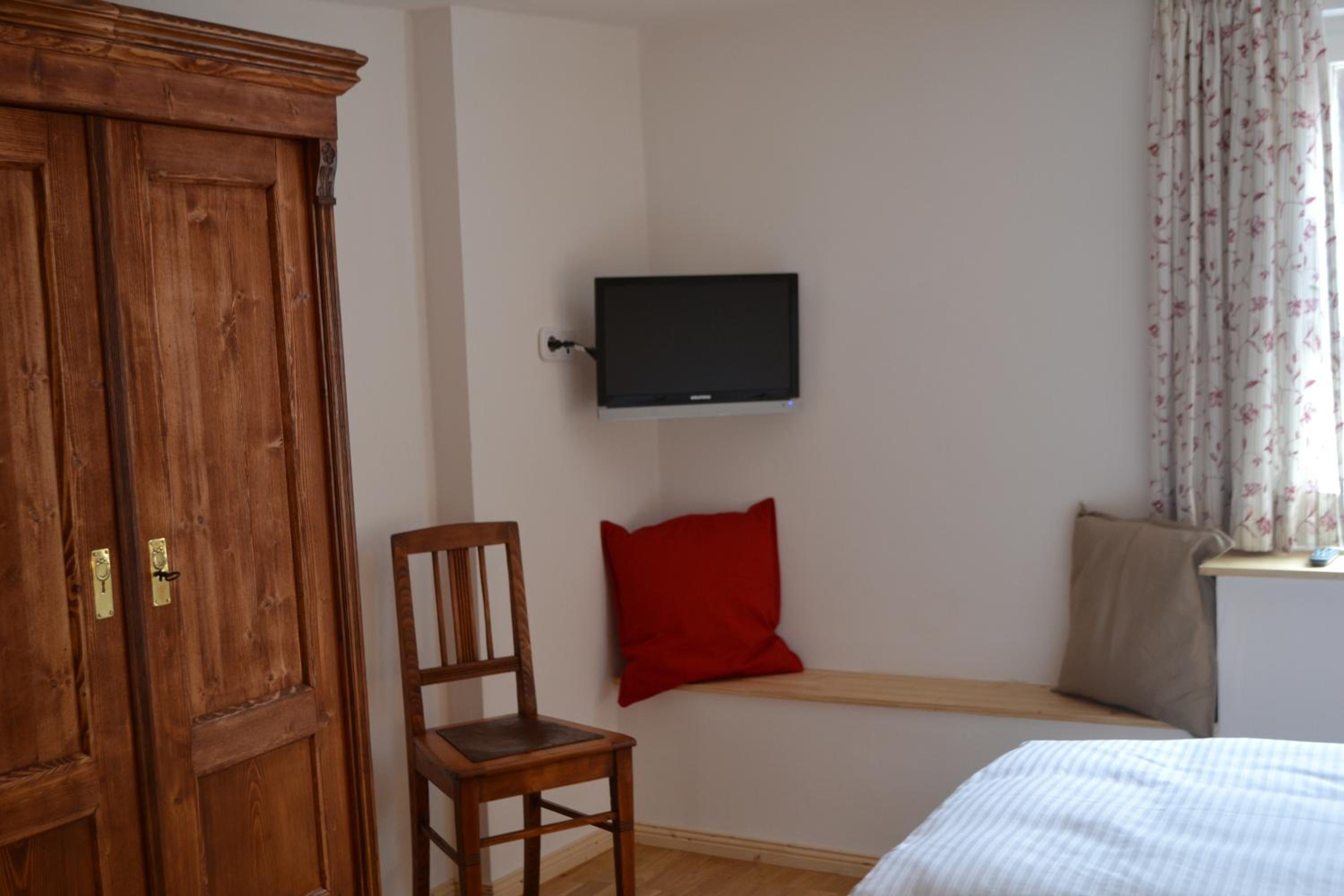Standard Double Room - Photo 1