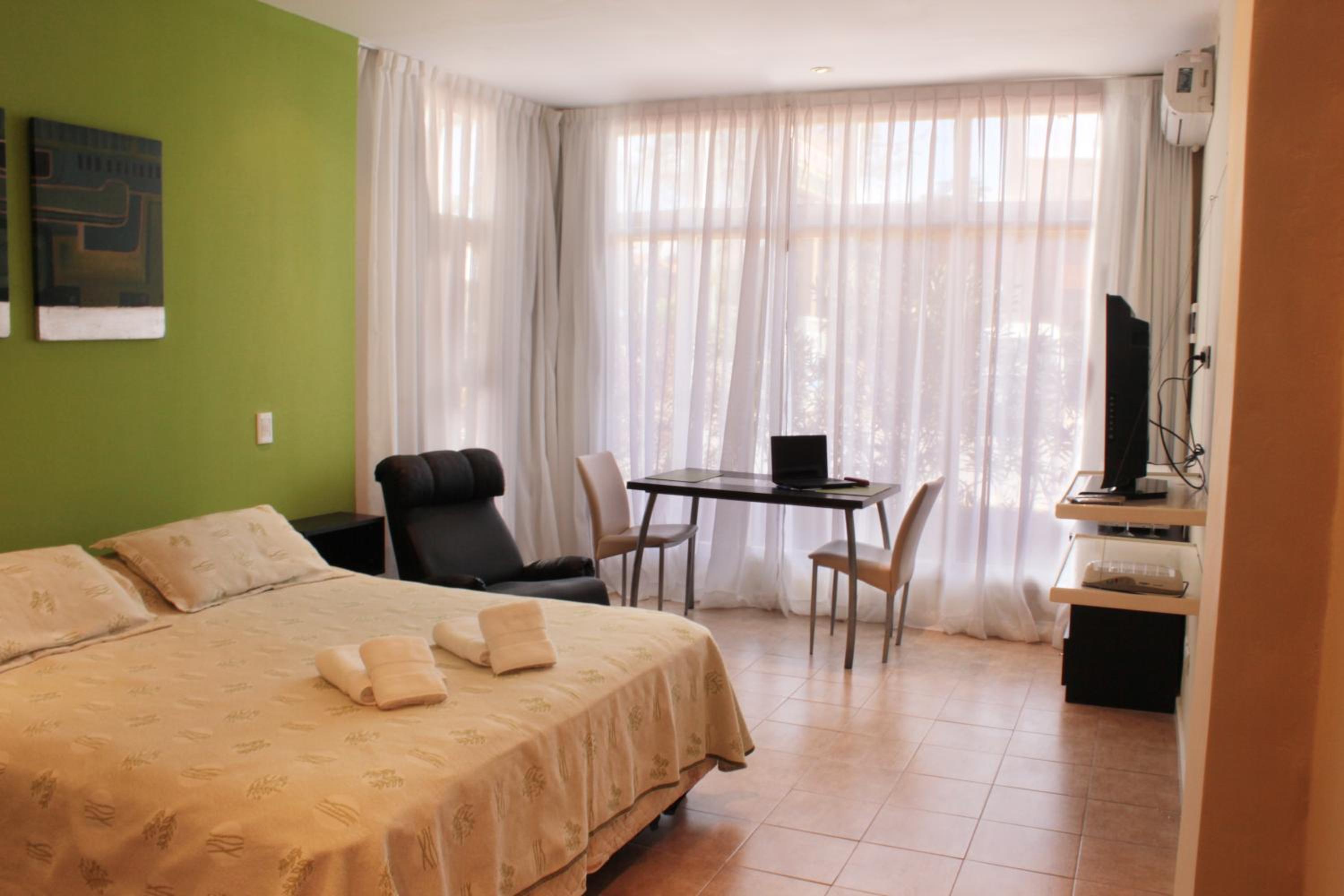 Large Double Room photo 2