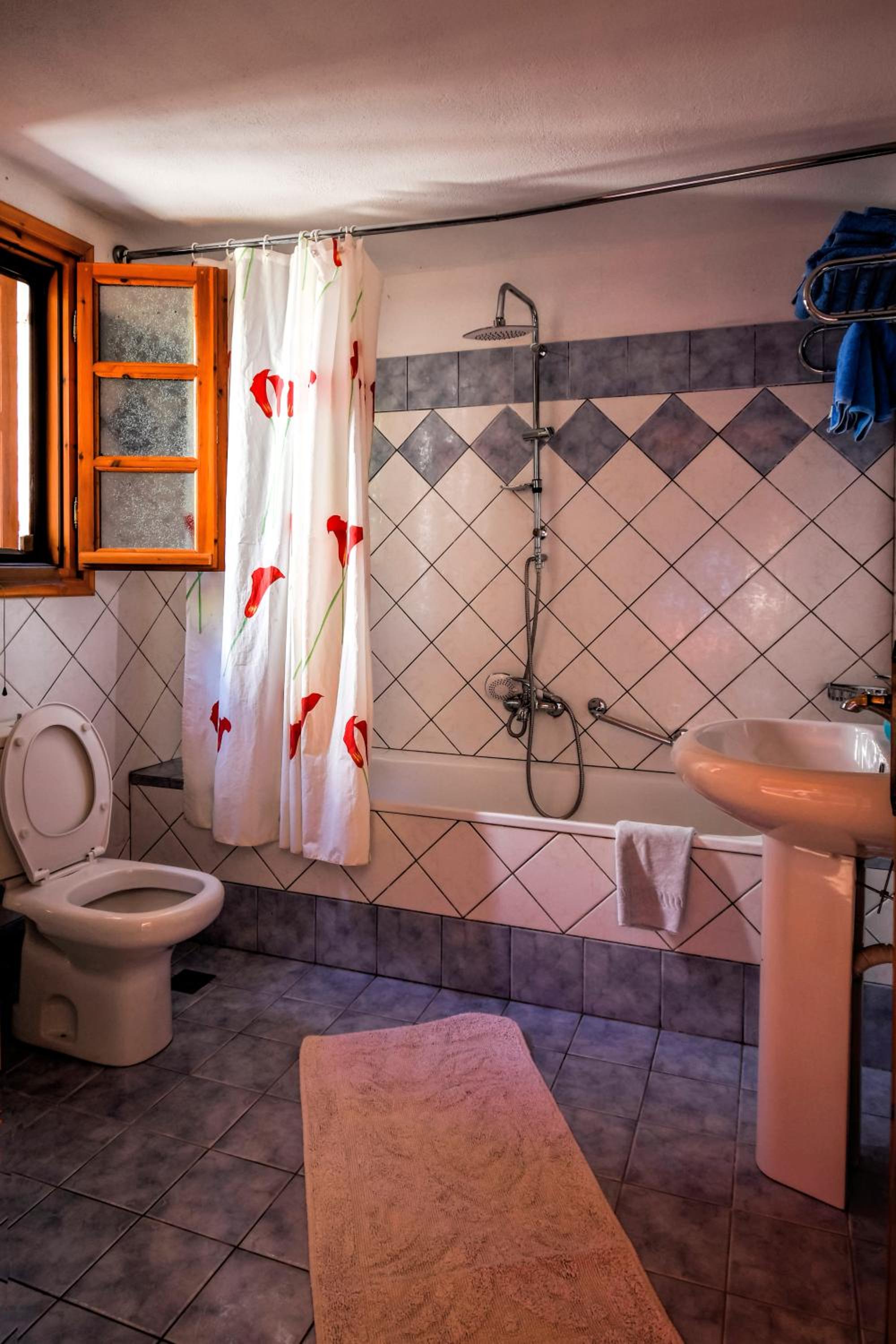 Maisonette photo 2