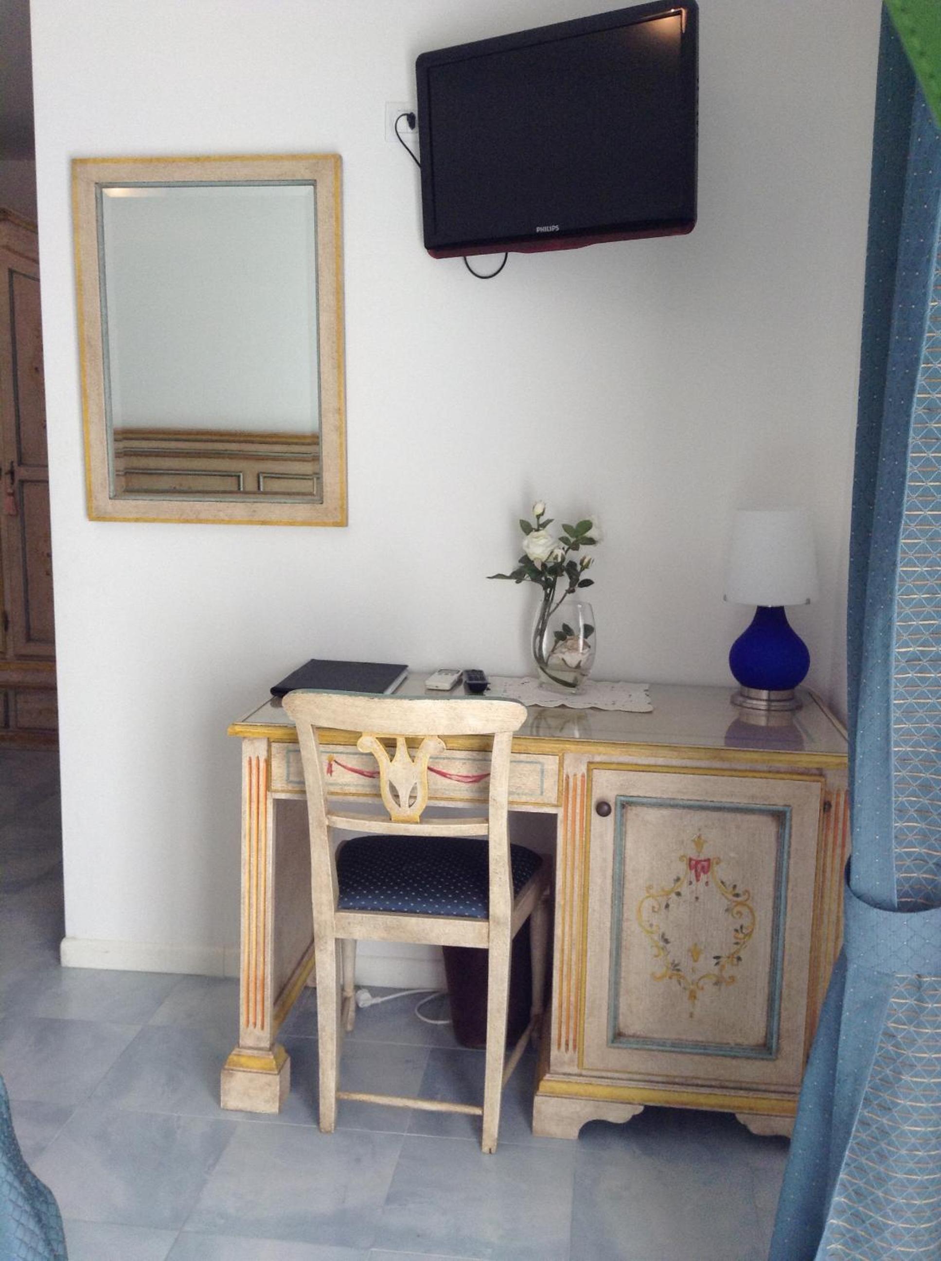 Double Room with Terrace - Photo 8