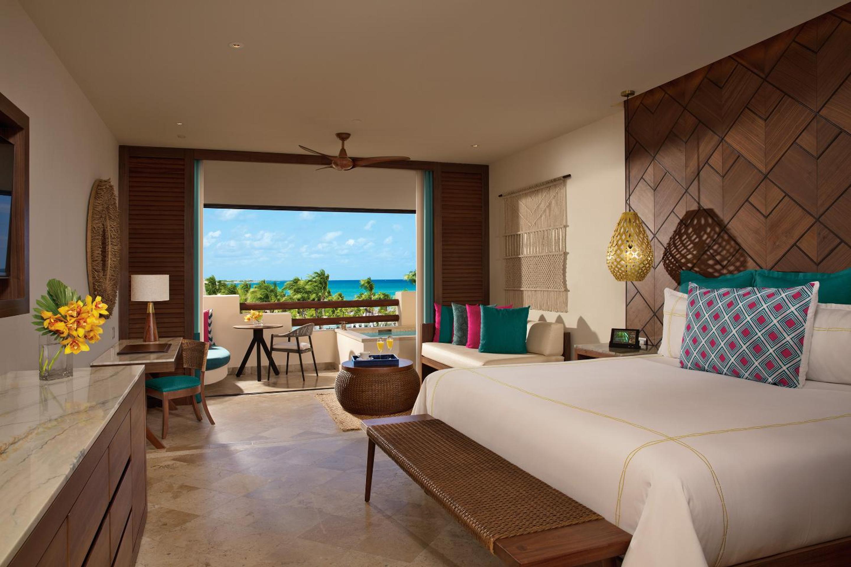 Preferred Club Junior Suite Ocean View King