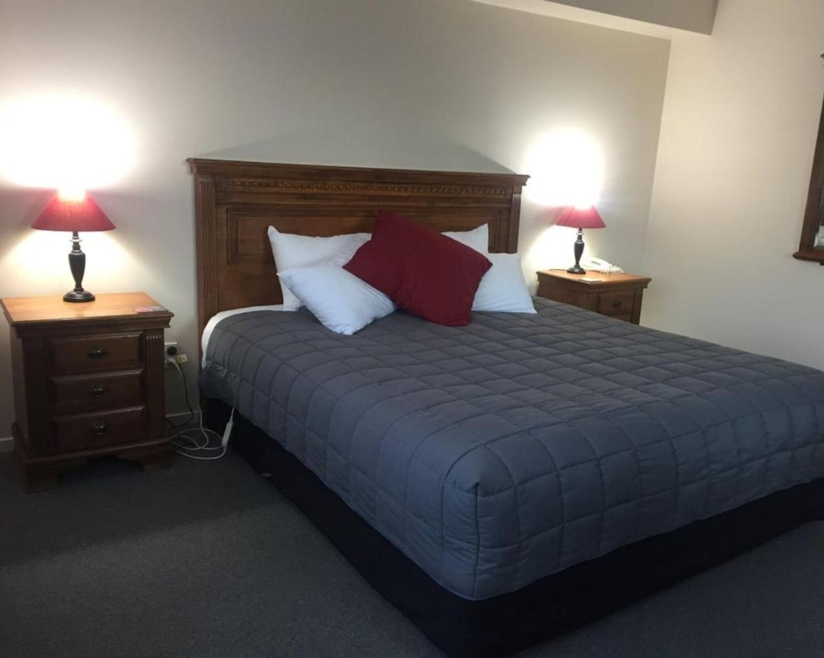 Standard King Room photo 3