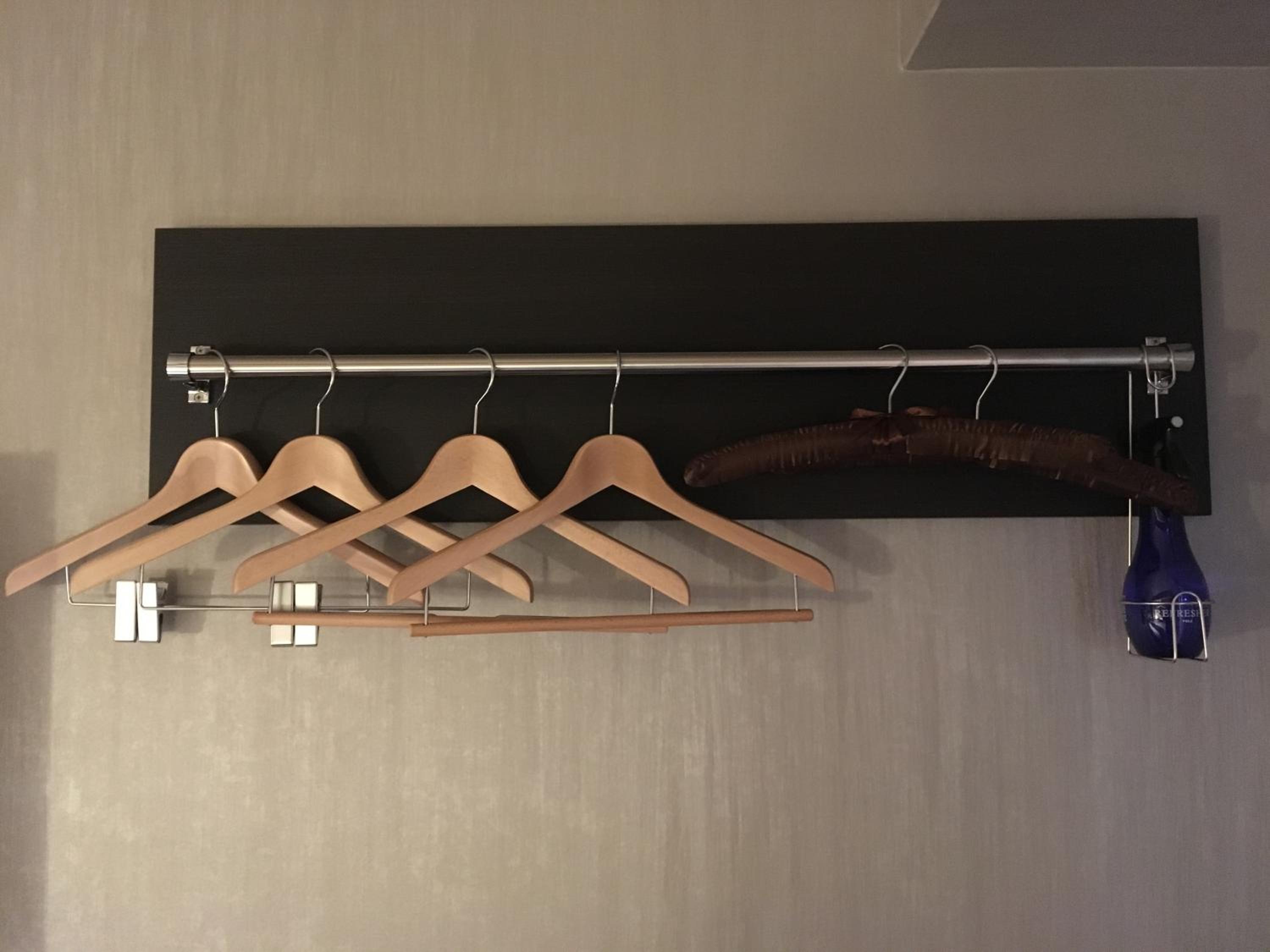 Standard Twin Room - Photo 6