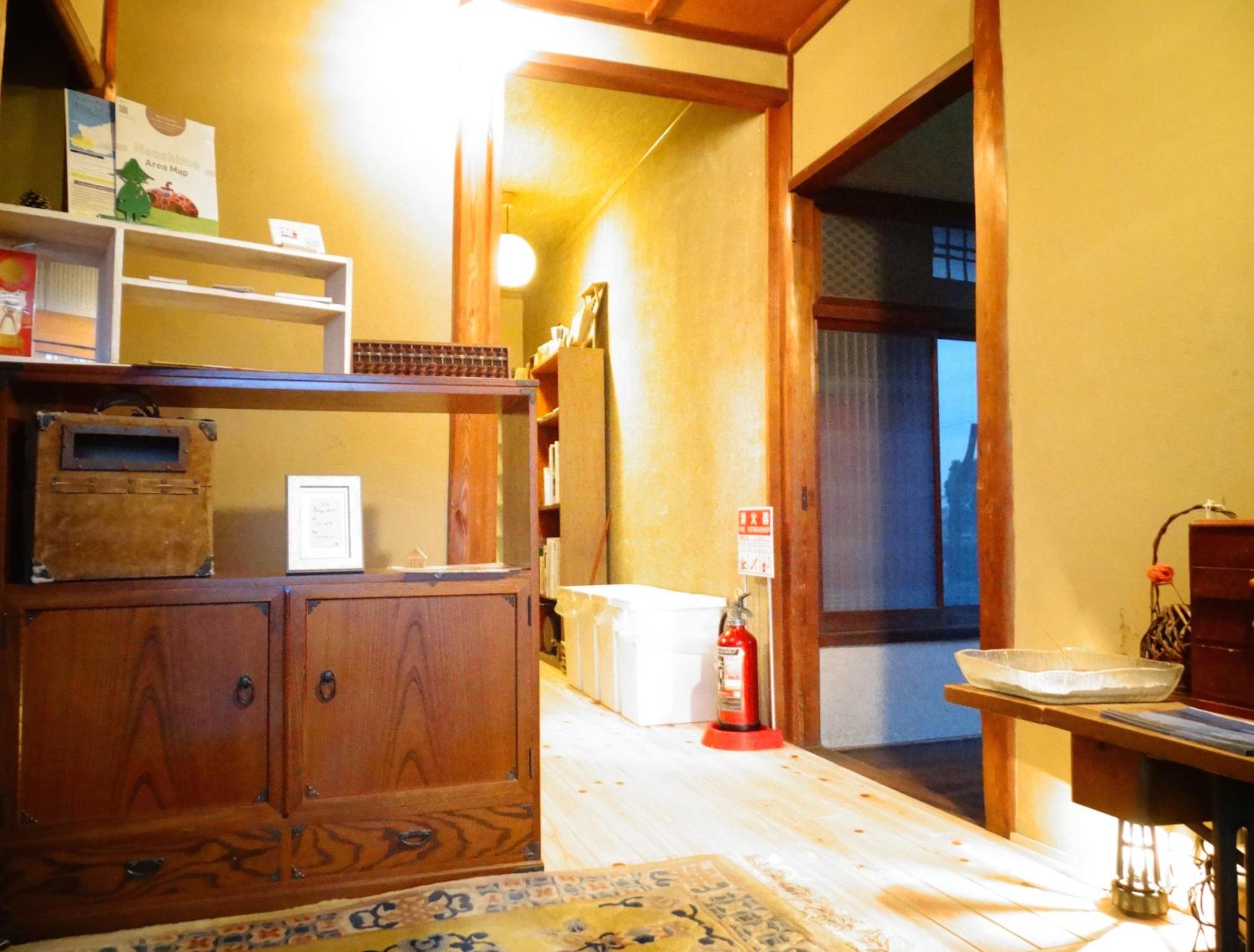 Economy Triple Room with Shared Bathroom photo 1