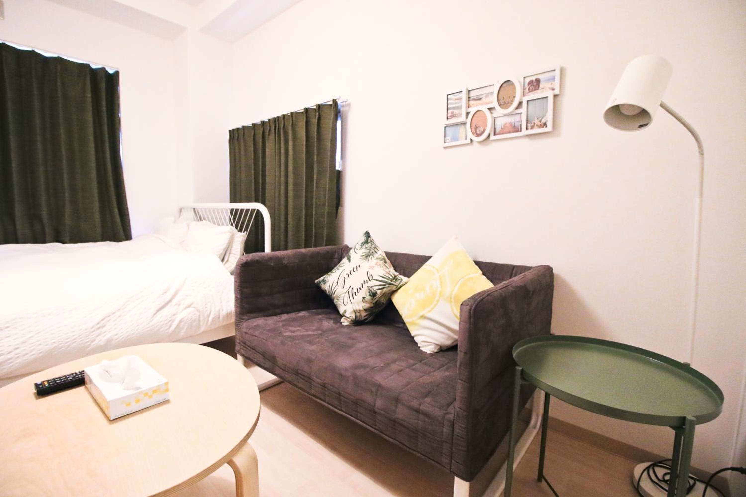 One-Bedroom Apartment photo 1