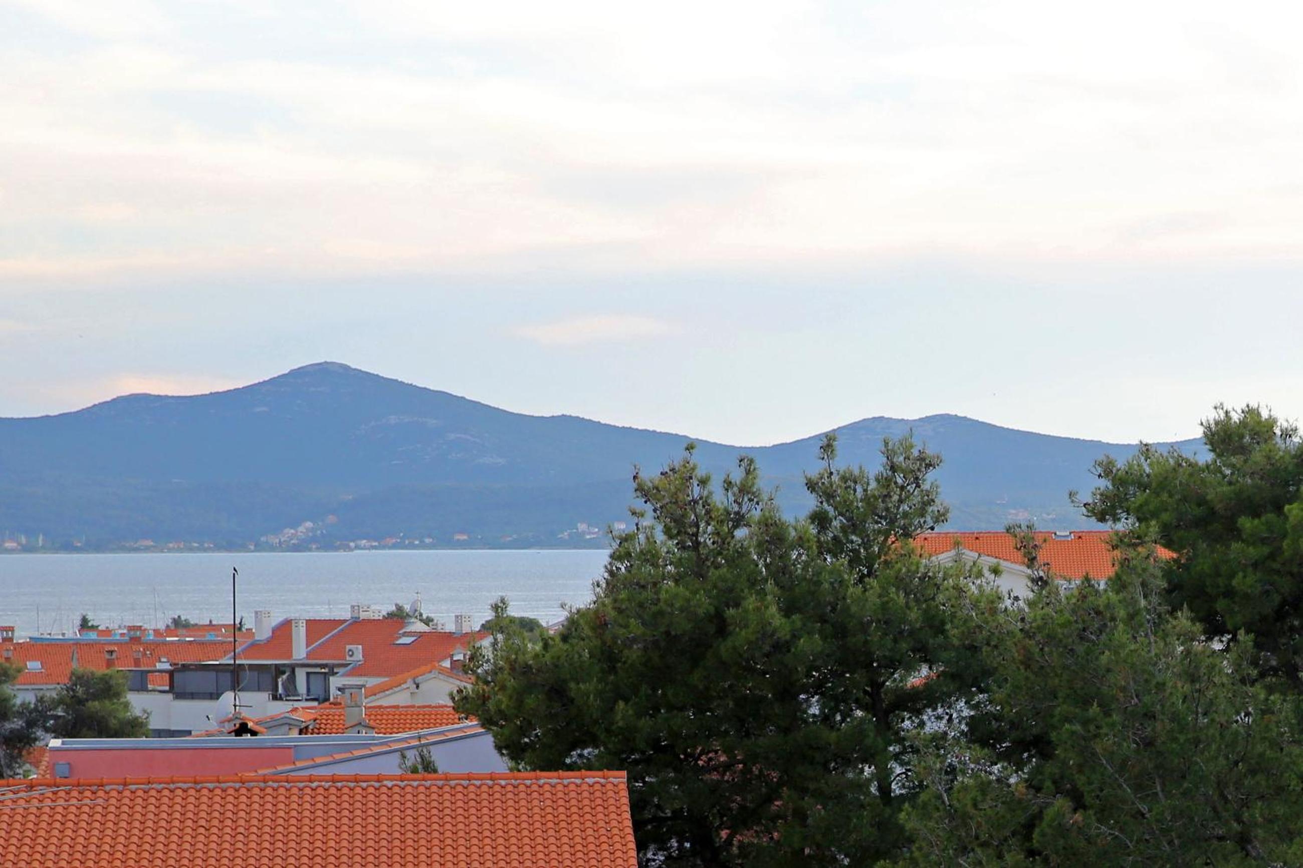 Three-Bedroom Apartment with Balcony and Sea View photo 2
