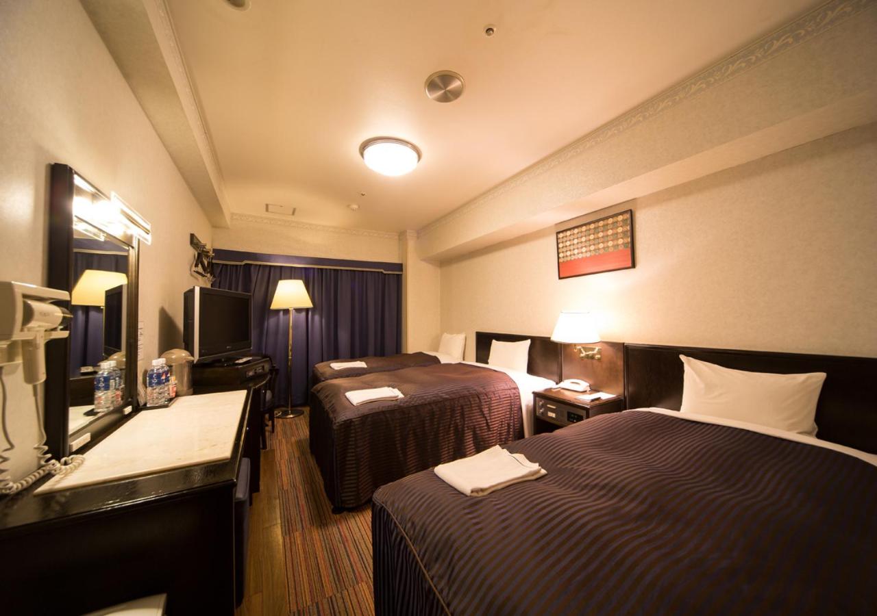 Twin Room with Extra Bed - Non-Smoking