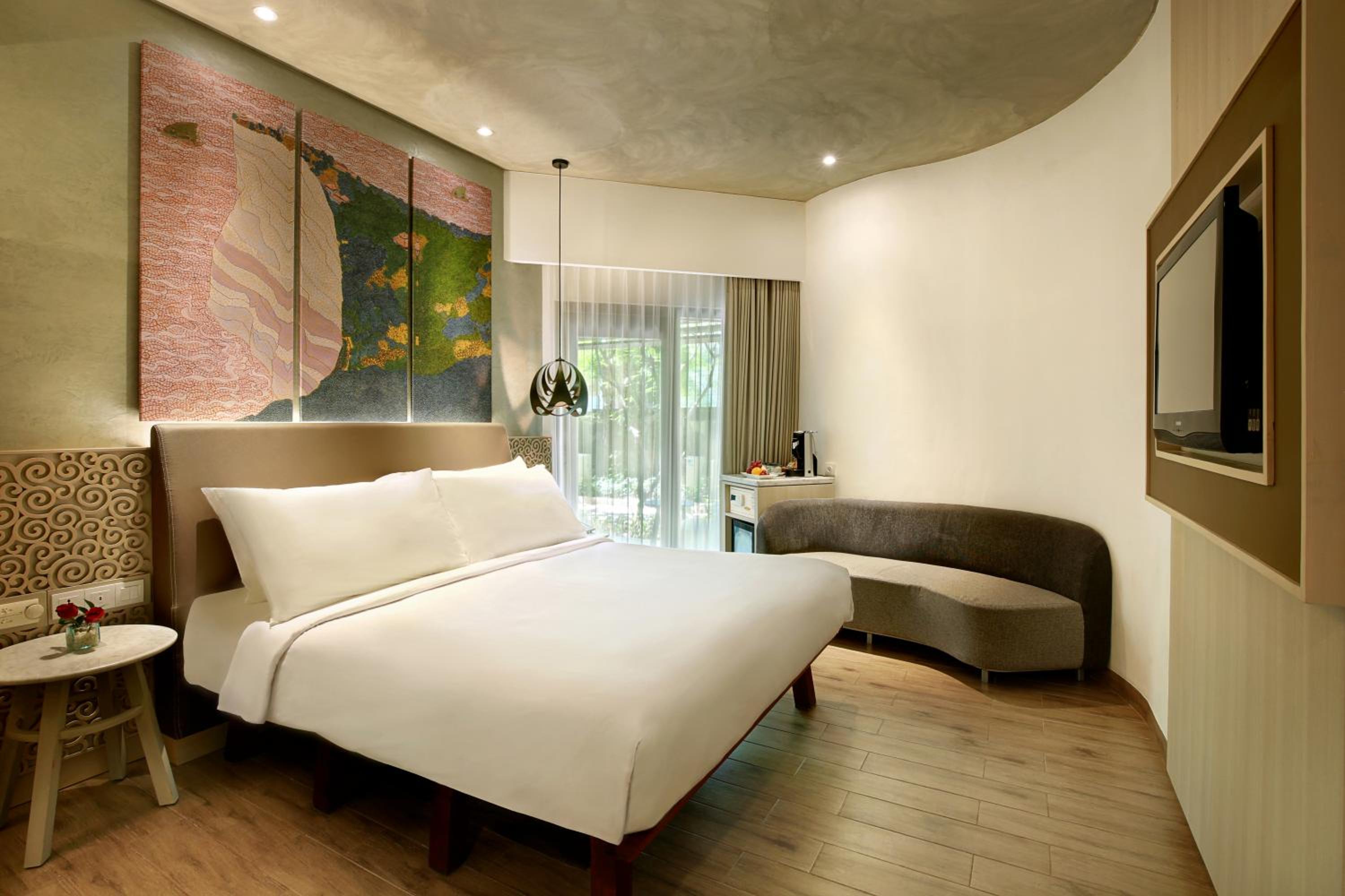 Superior Double Room with Free Benefit - Photo 4