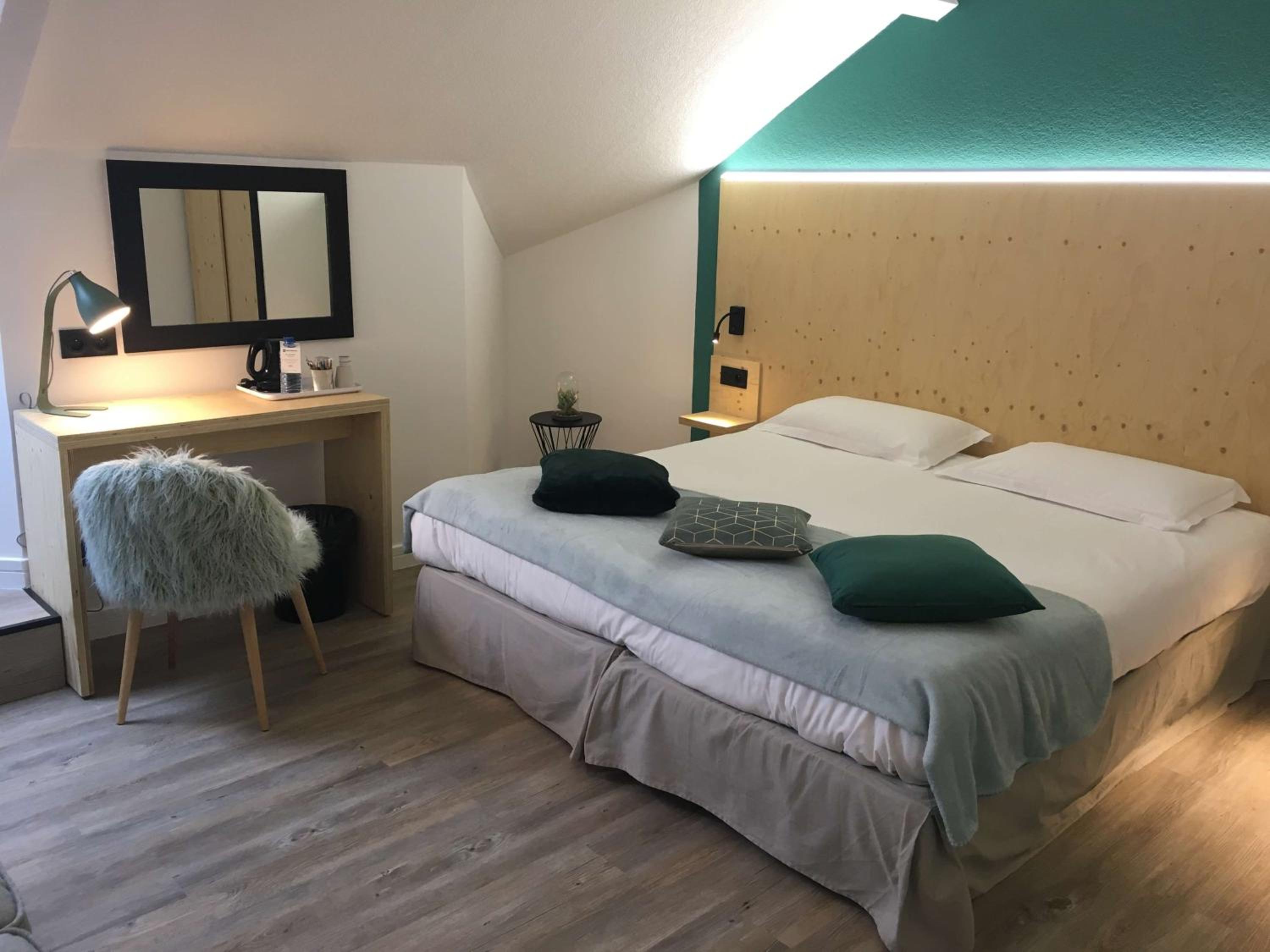 King Room with Sofa Bed