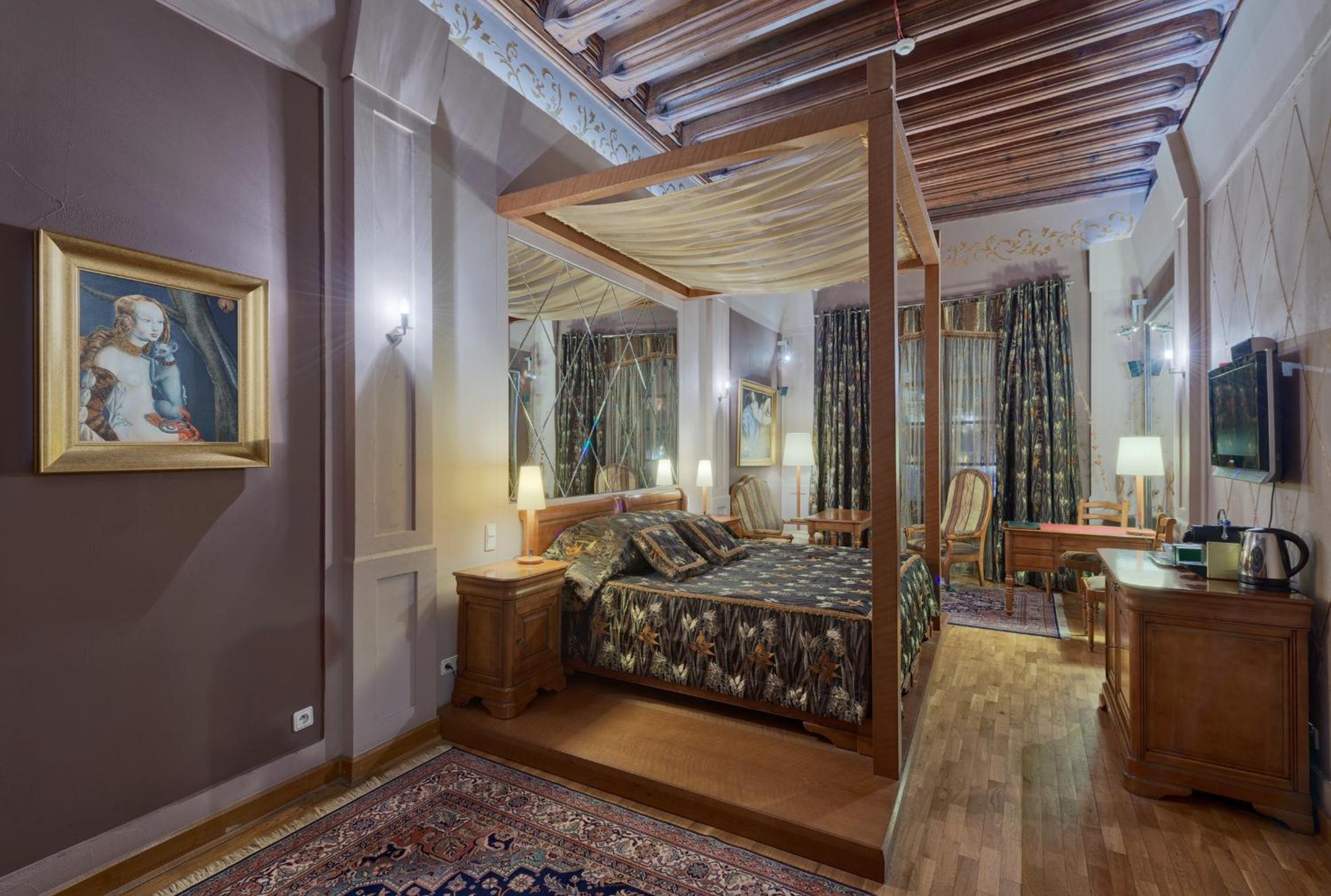 Deluxe Double Room - Photo 1