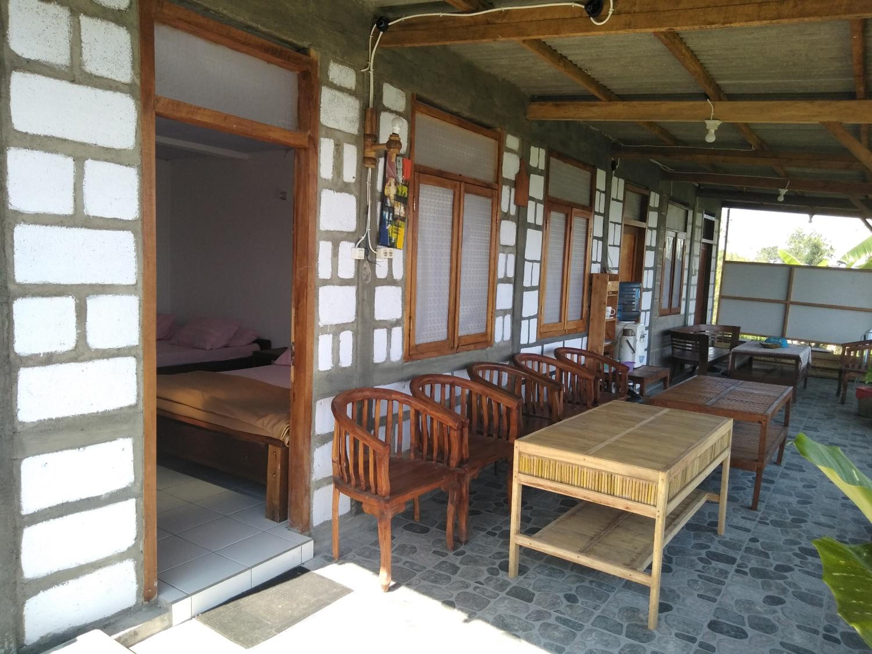 Standard Family Room - Photo 7