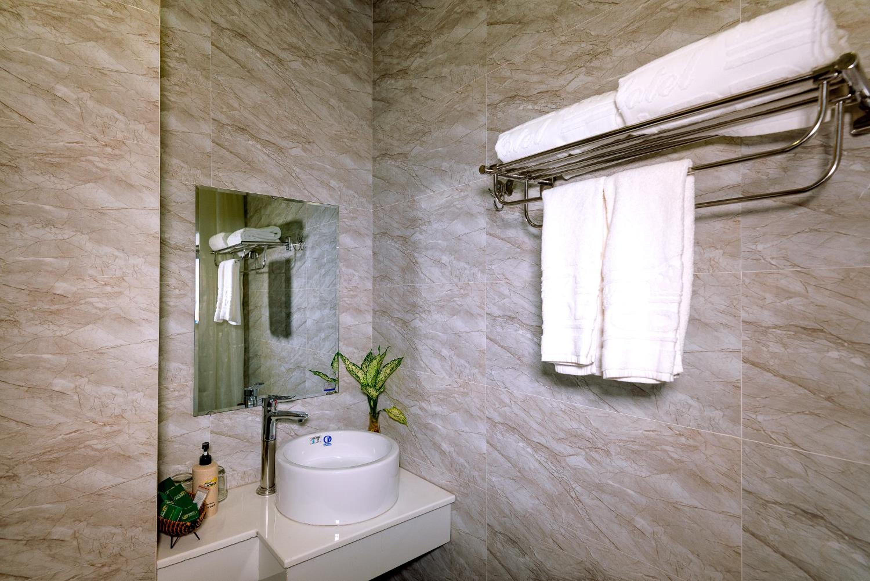 Superior Queen Room - Photo 8