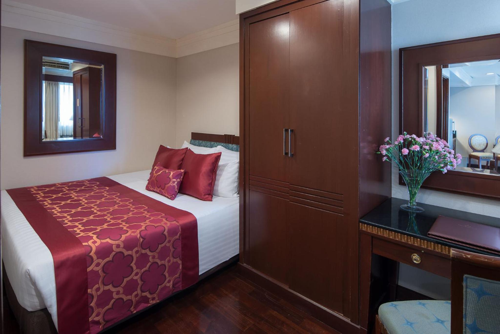 Two-Bedroom Suite (Family Room)