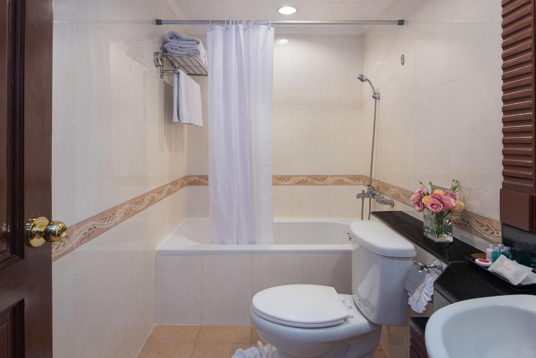 Two-Bedroom Suite (Family Room)