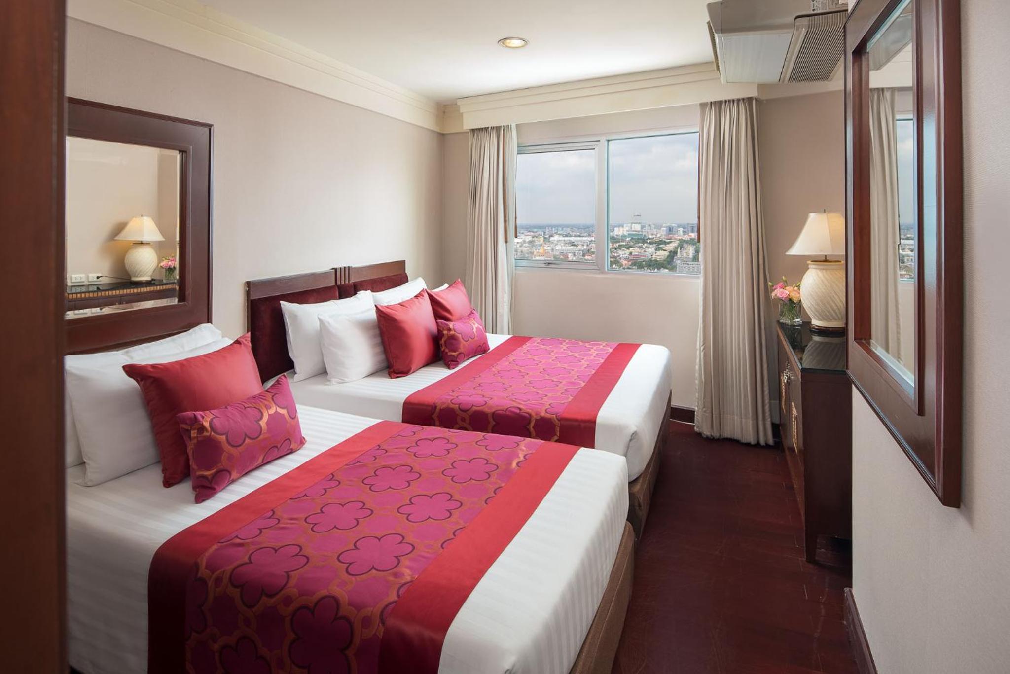Two-Bedroom Suite (Family Room)