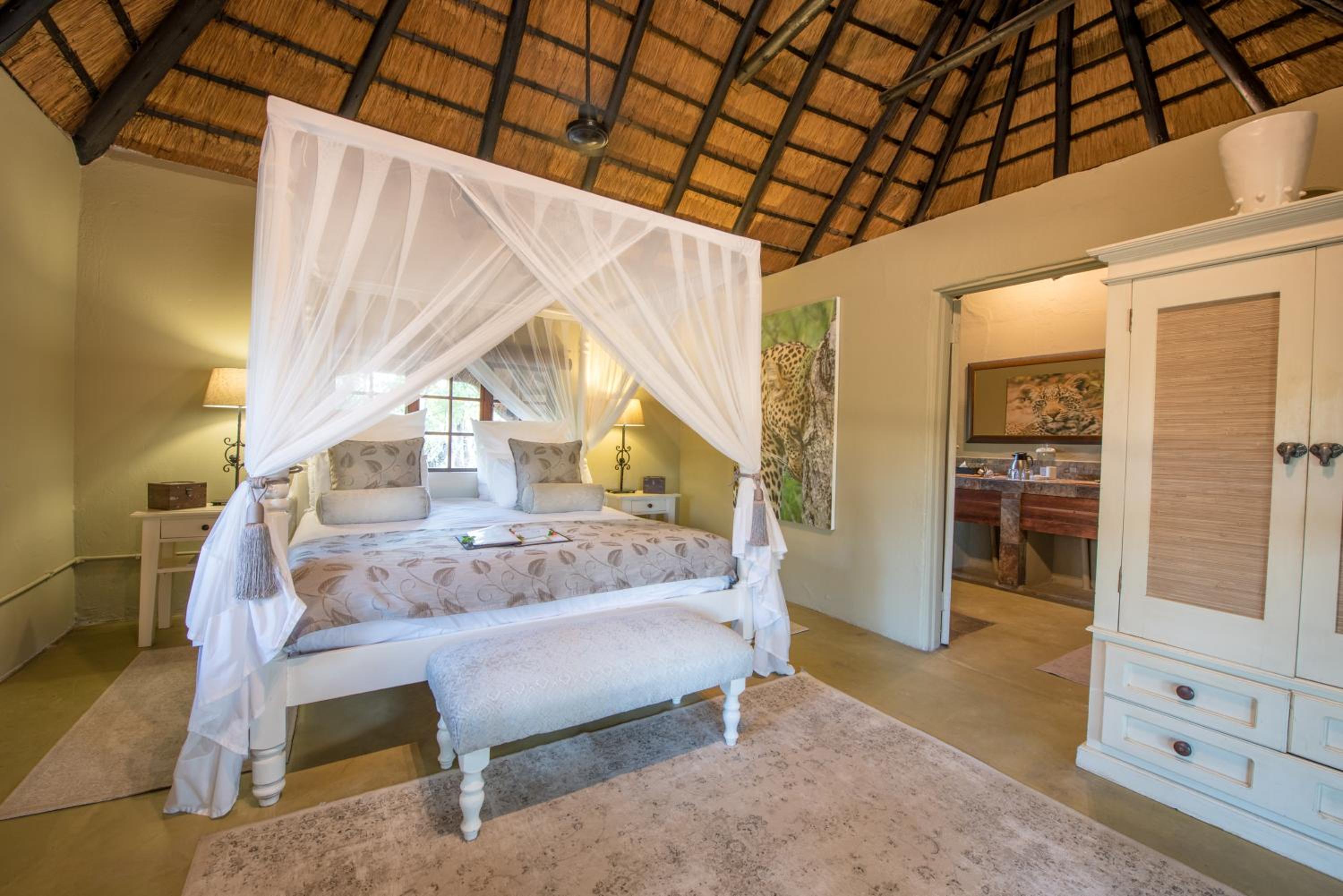 King Suite with Garden View photo 2