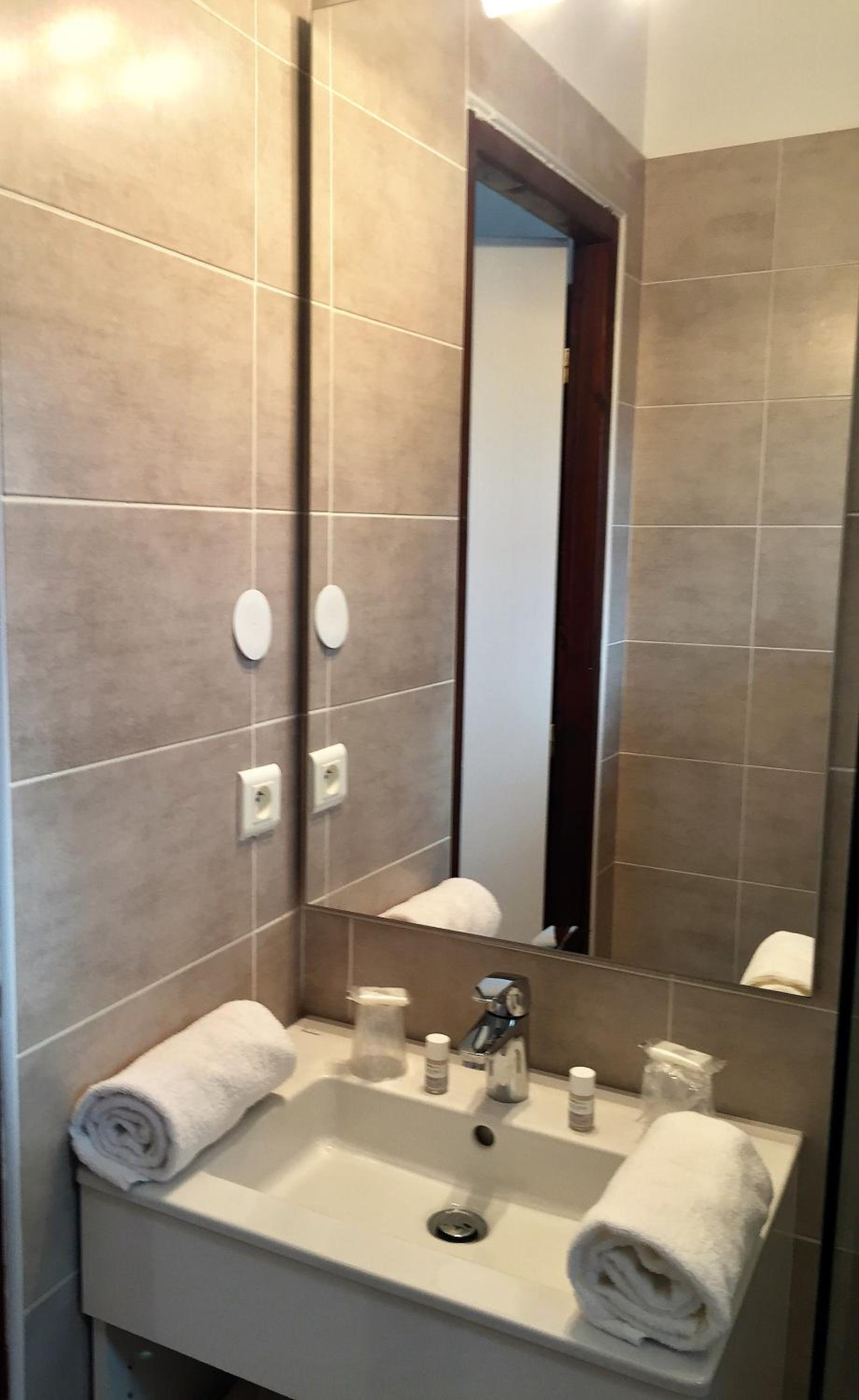 Double Room with Lake View photo 2