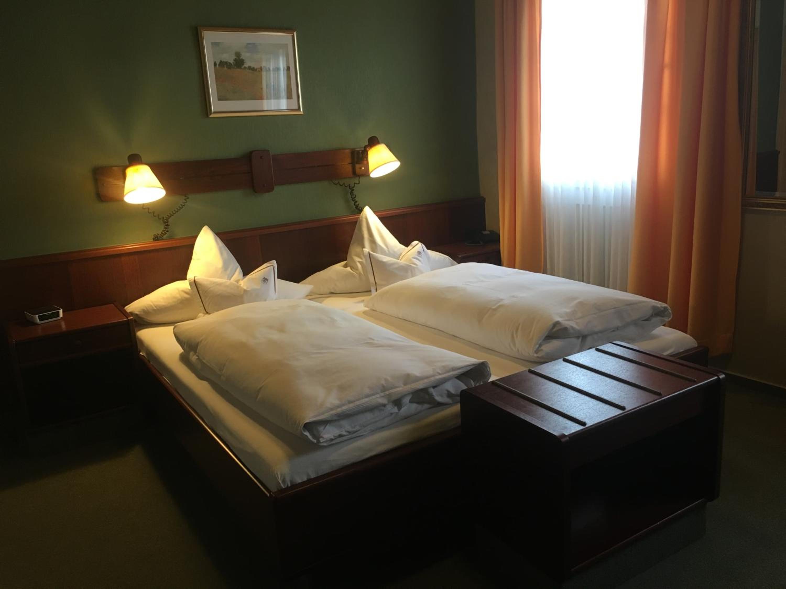 Double Room with Private Bathroom - Photo 2