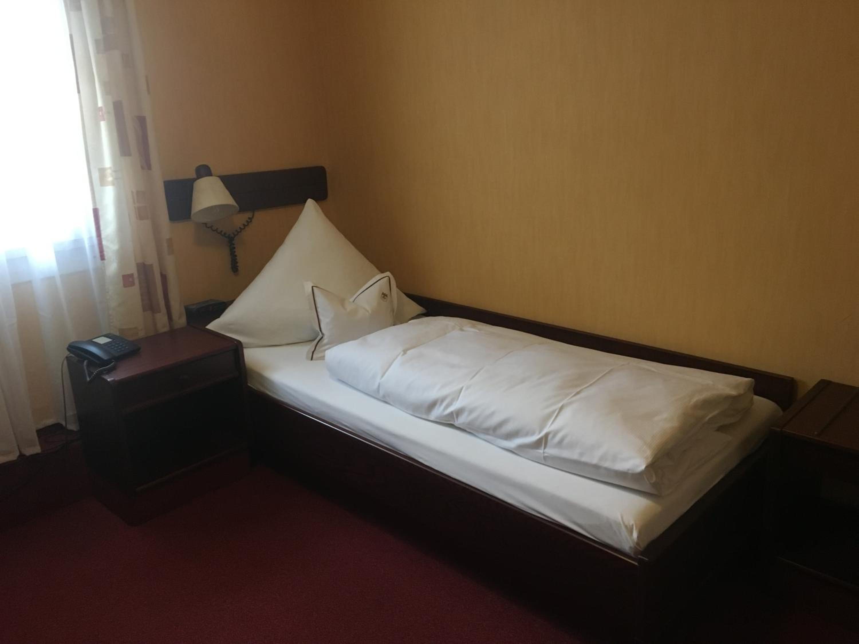 Single Room with Private Bathroom photo 1