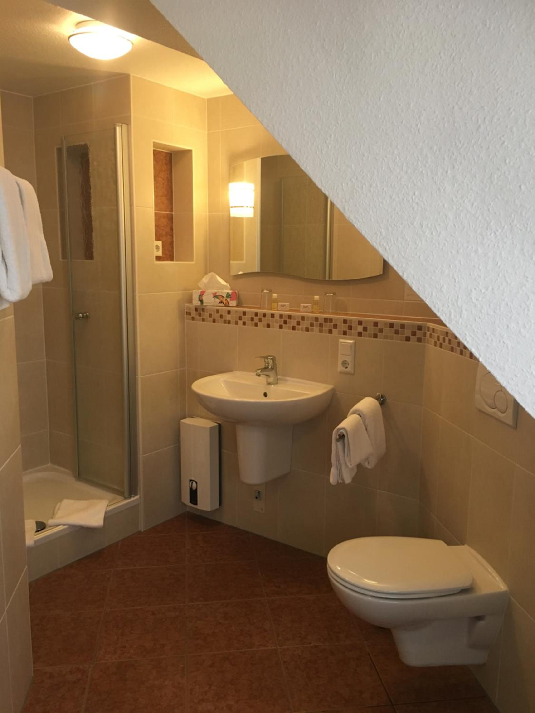 Double Room with Private Bathroom - Photo 5