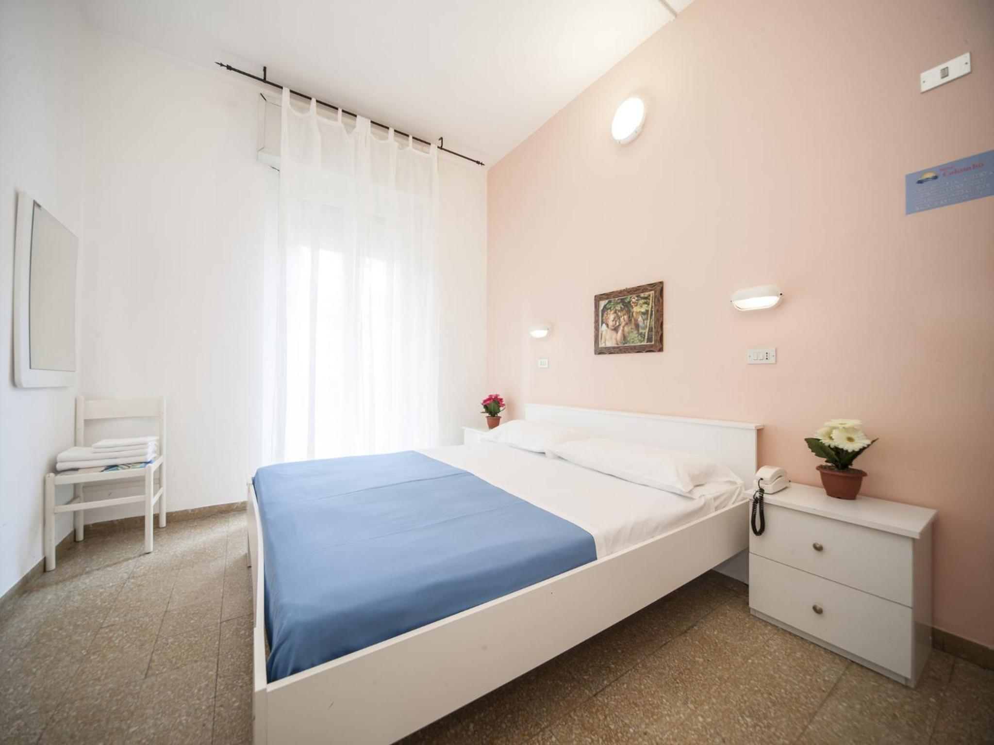 Double Room with Balcony - Photo 3