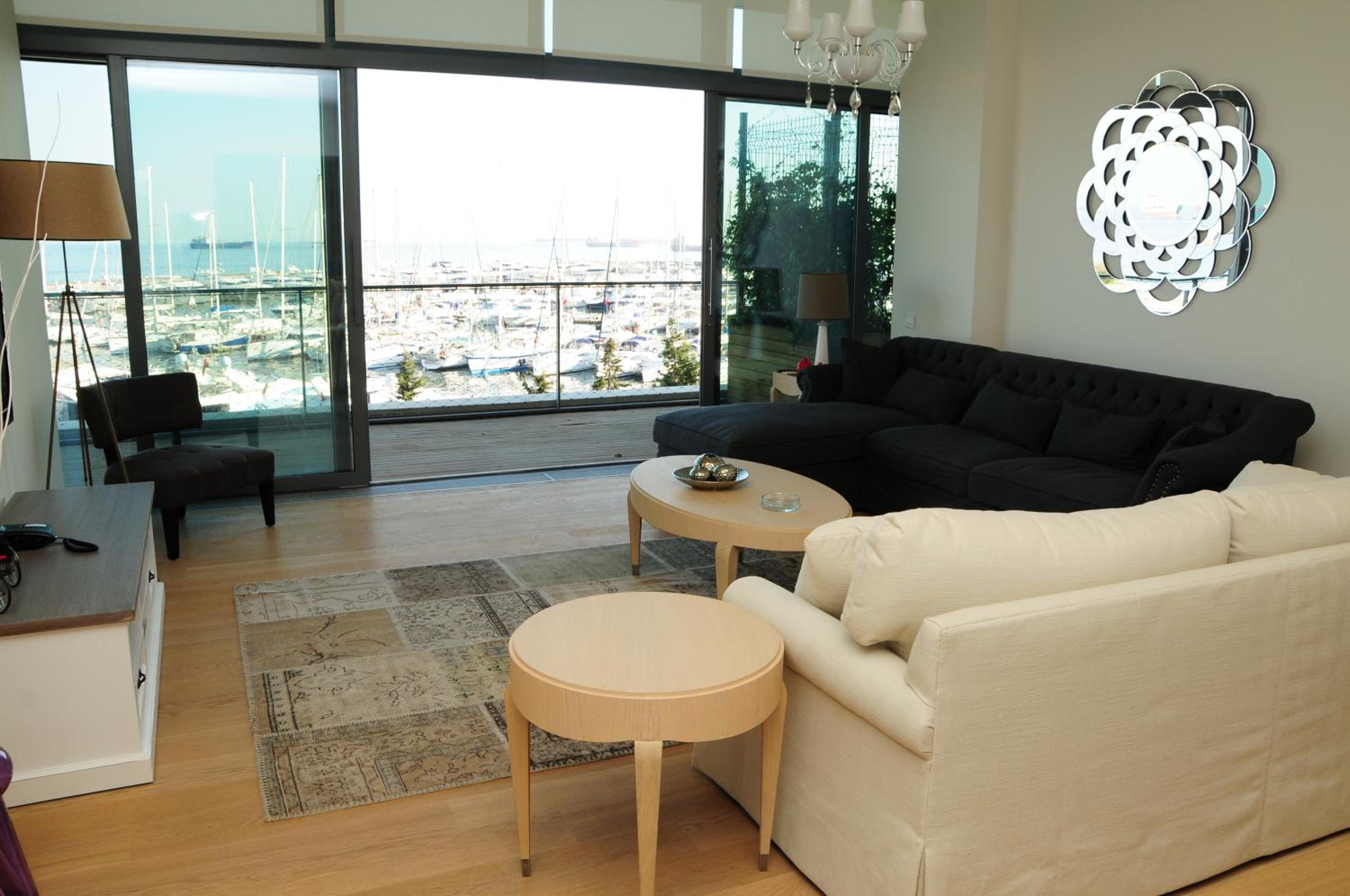 Family Apartment One Bedroom with Partial Marina View  photo 1