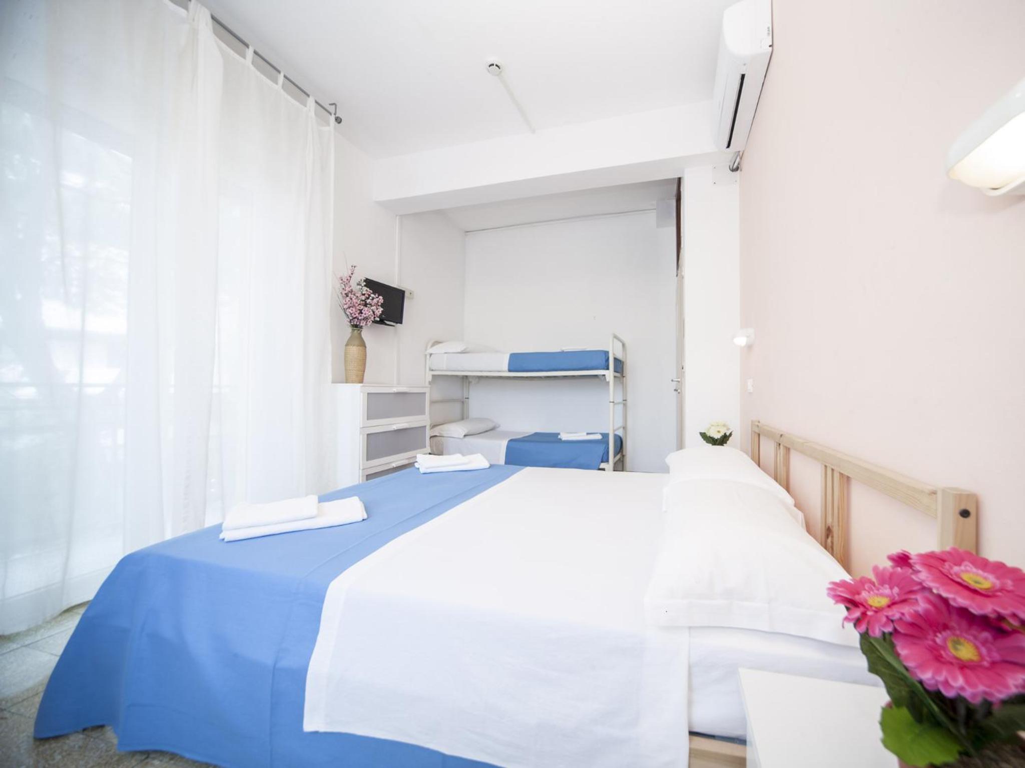 Quadruple Room - Photo 2
