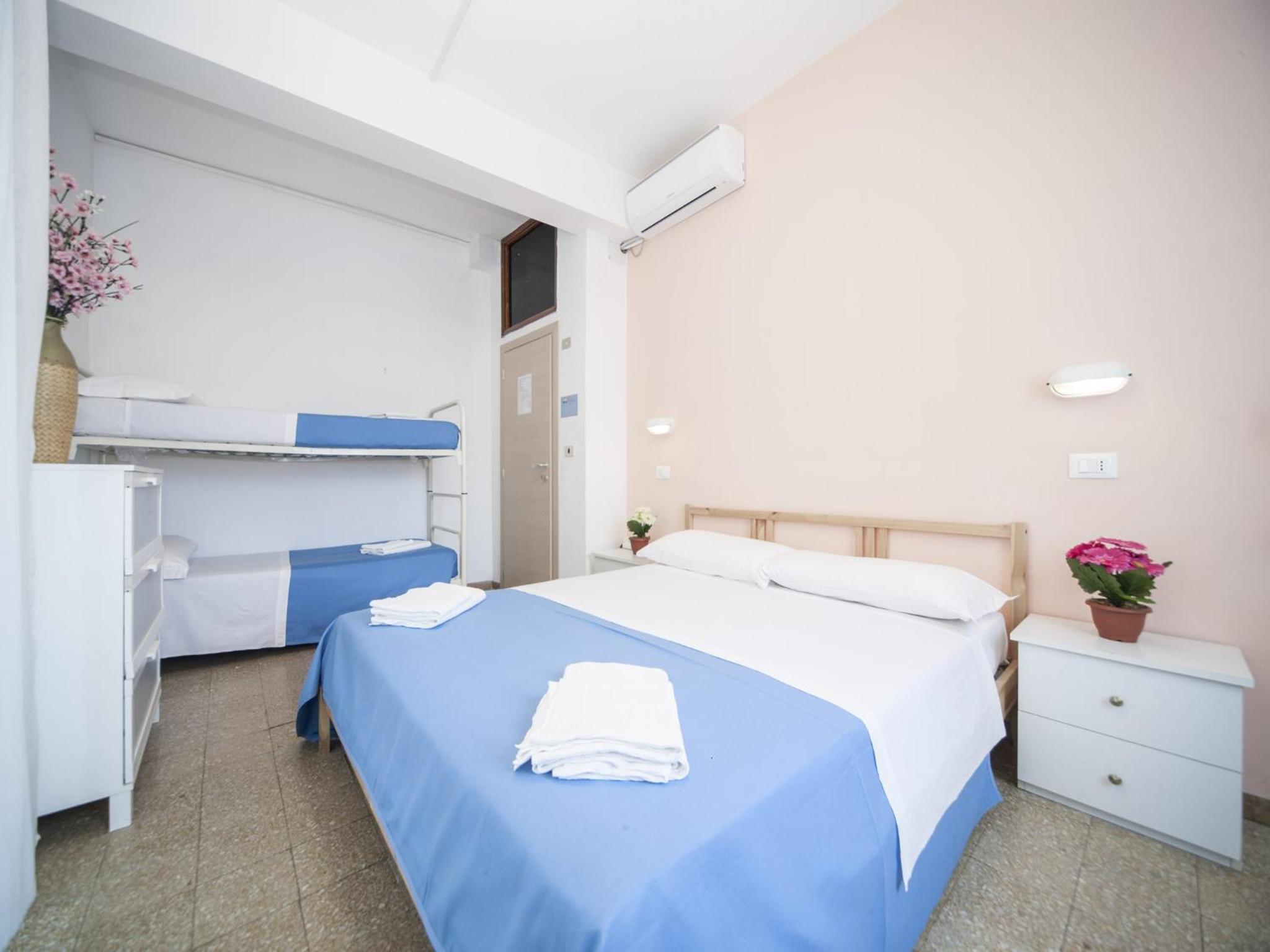 Quadruple Room - Photo 3