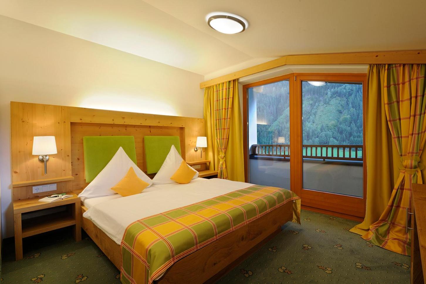 Junior Suite with Balcony photo 1