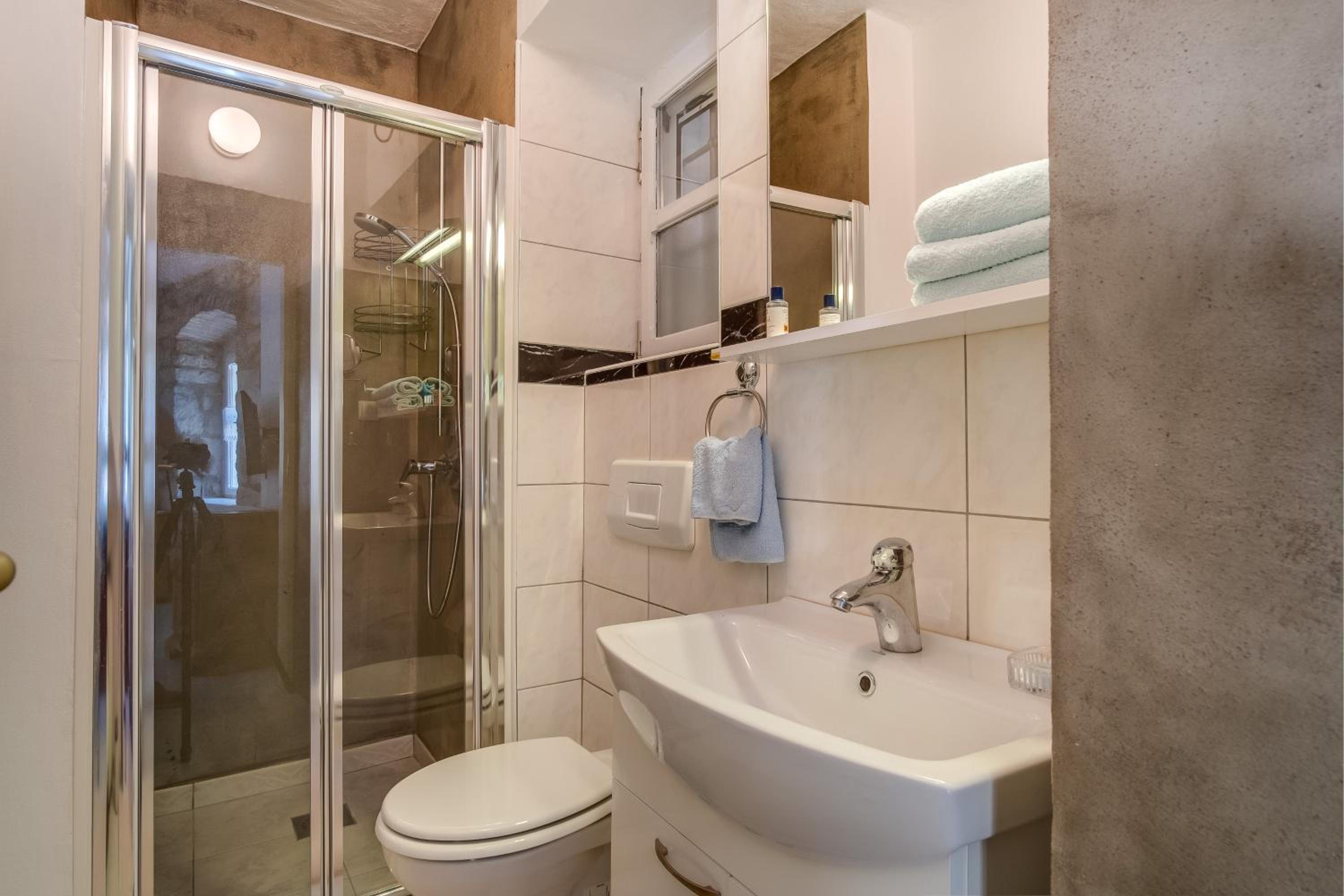 Studio Apartment photo 3