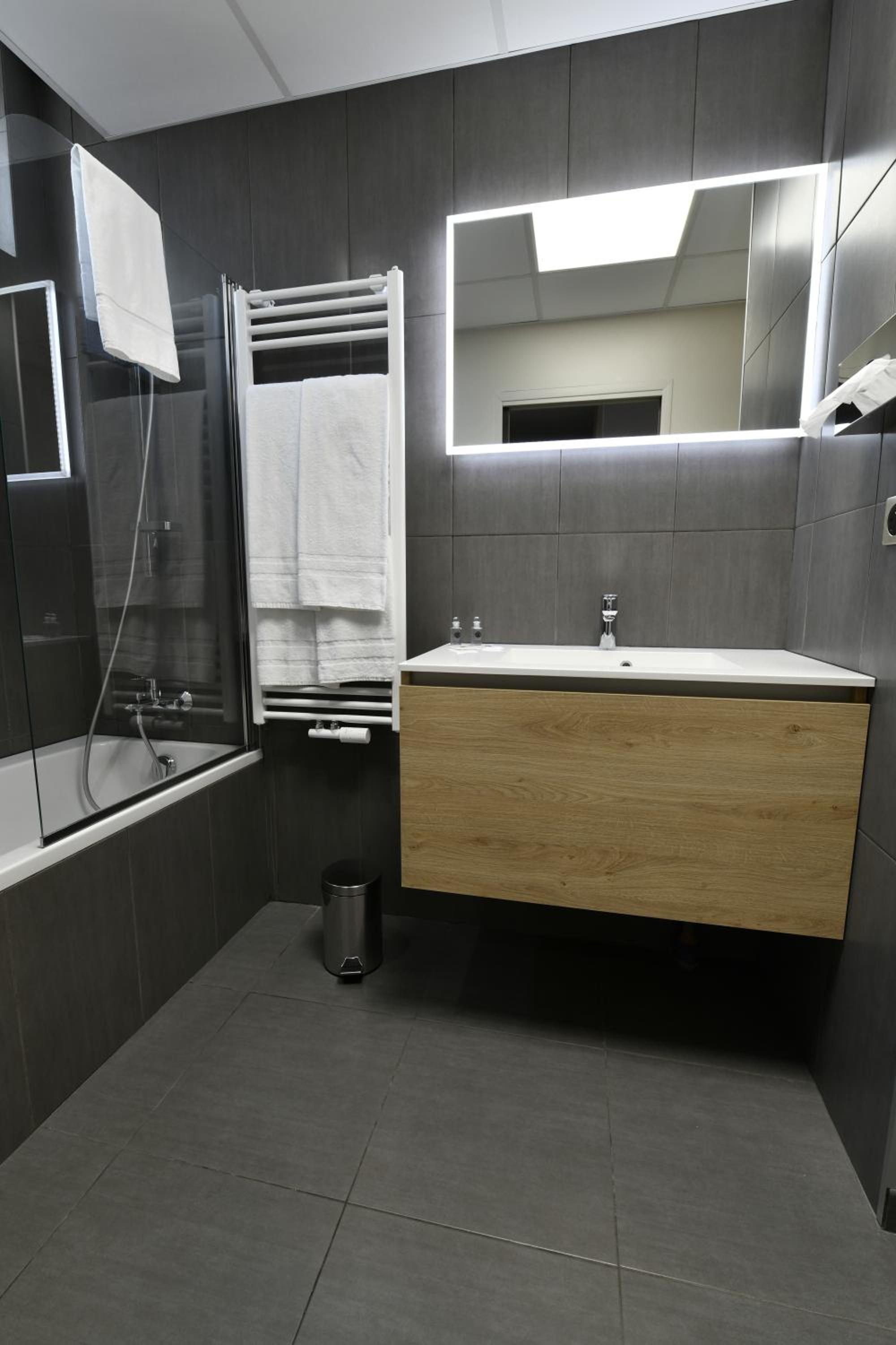 Superior Double Room - Photo 2