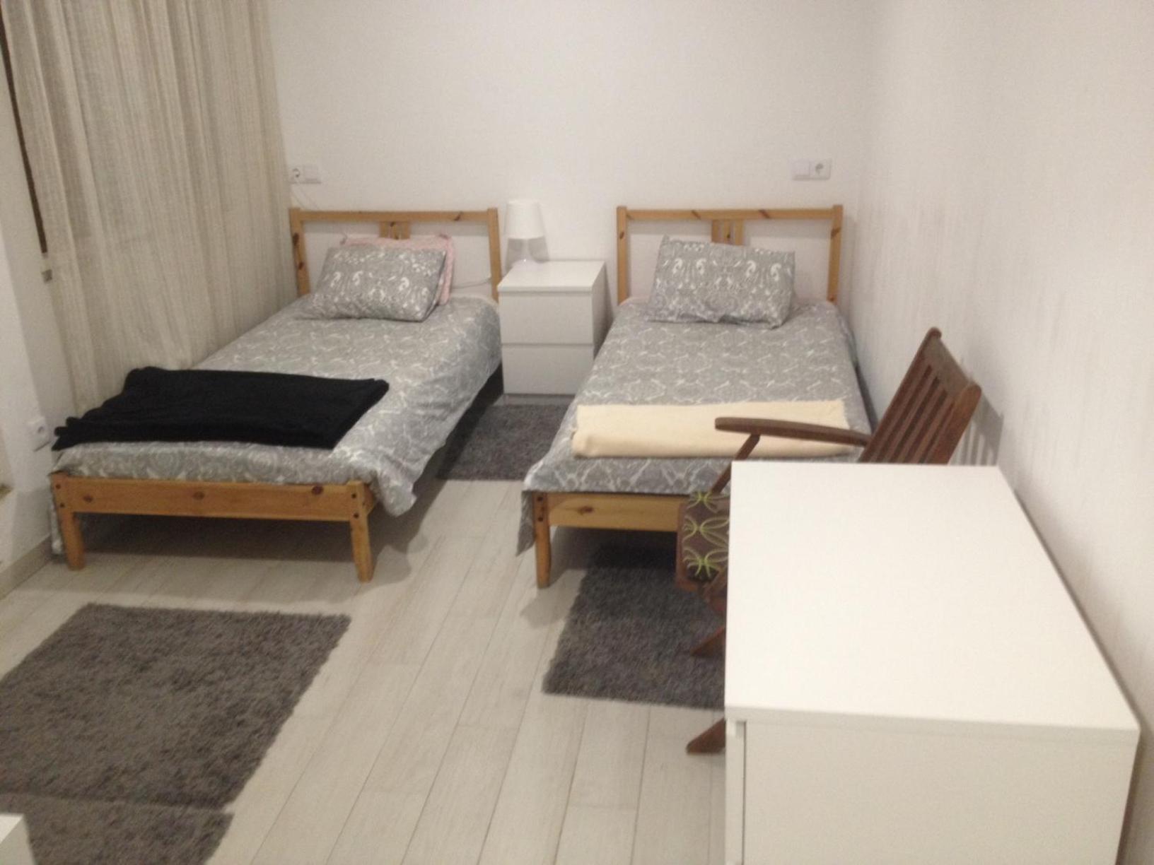 Deluxe Double Room with Shower - Photo 5
