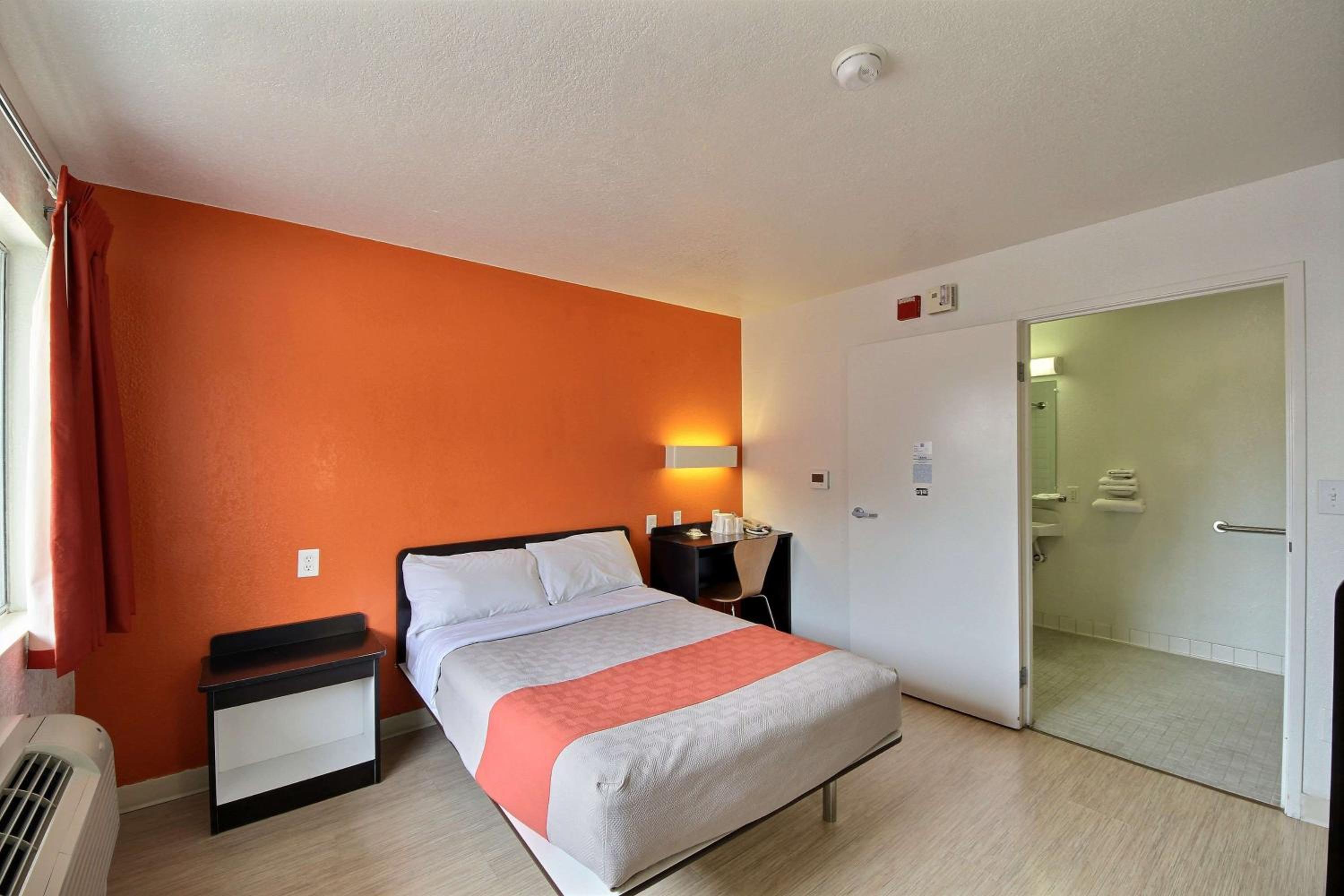 Double Room - Disability Access photo 1