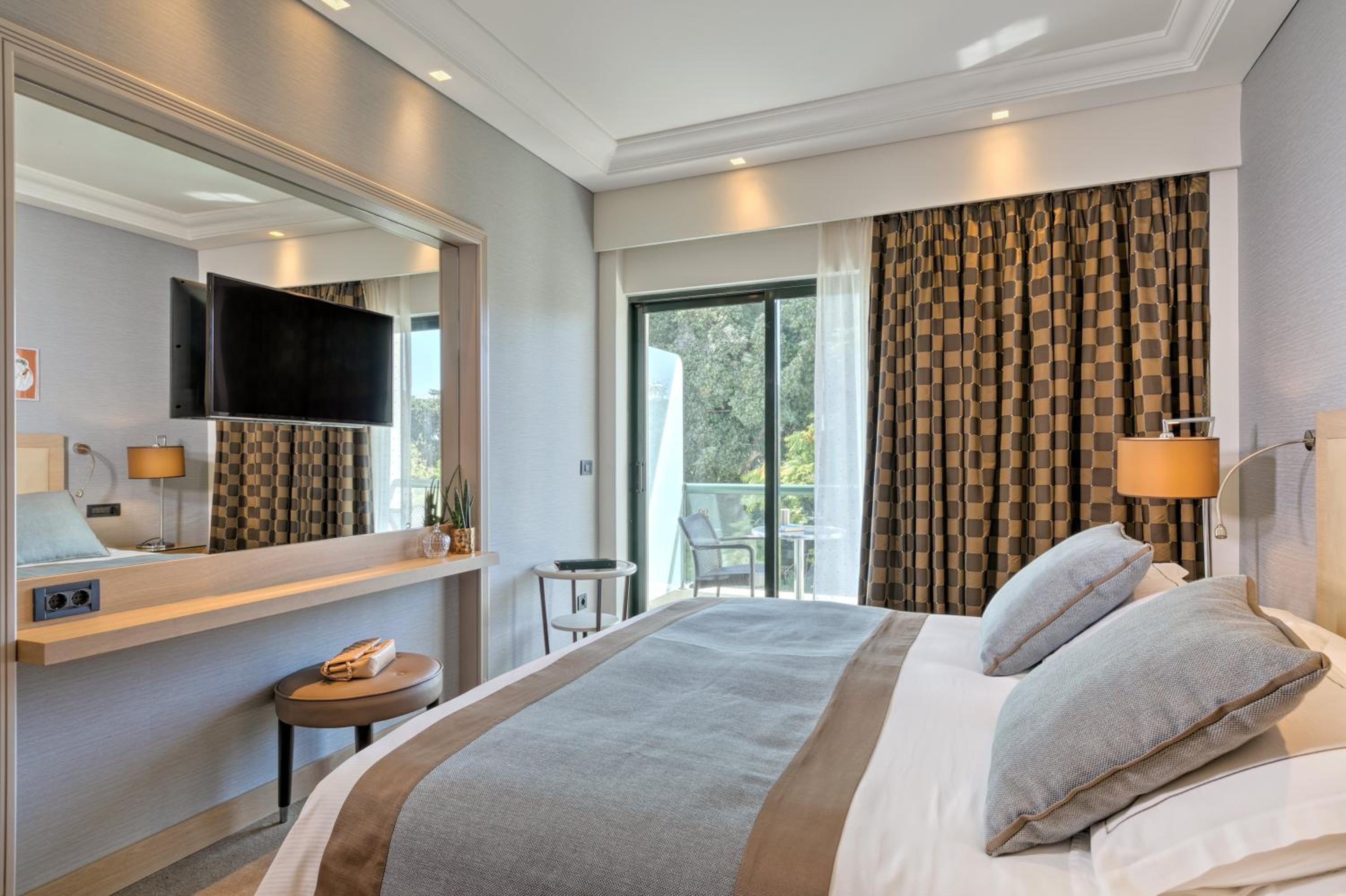 Double room with Hellenistic Walls View - Photo 3