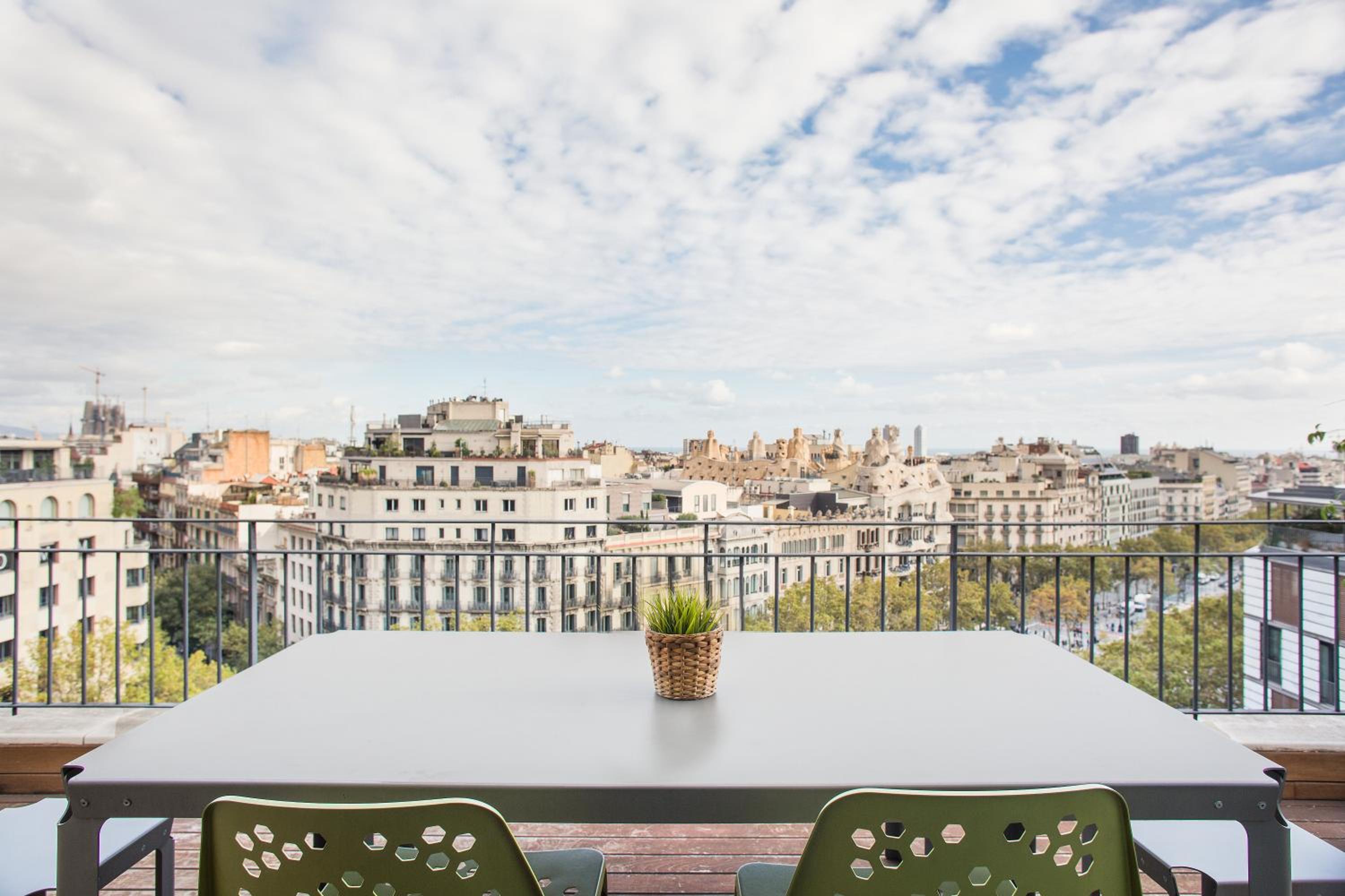 One-Bedroom Apartment with Terrace photo 2